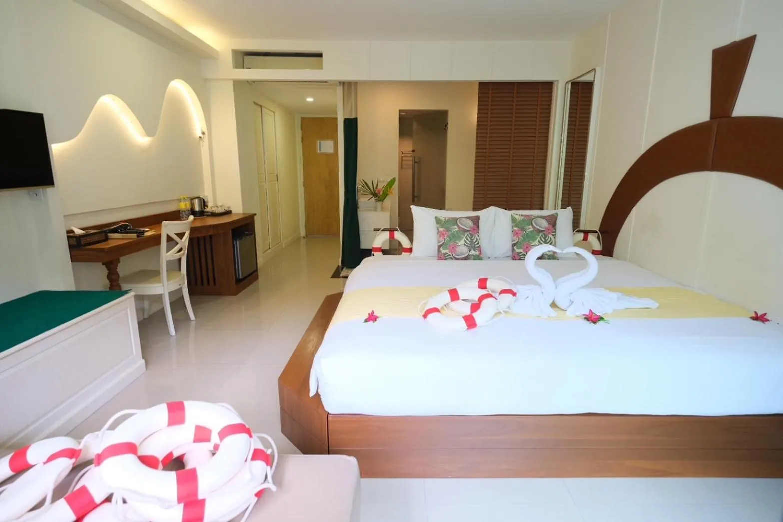 Premier Pool Mountain View in HULA HULA RESORT l truly tropical and fun wellness