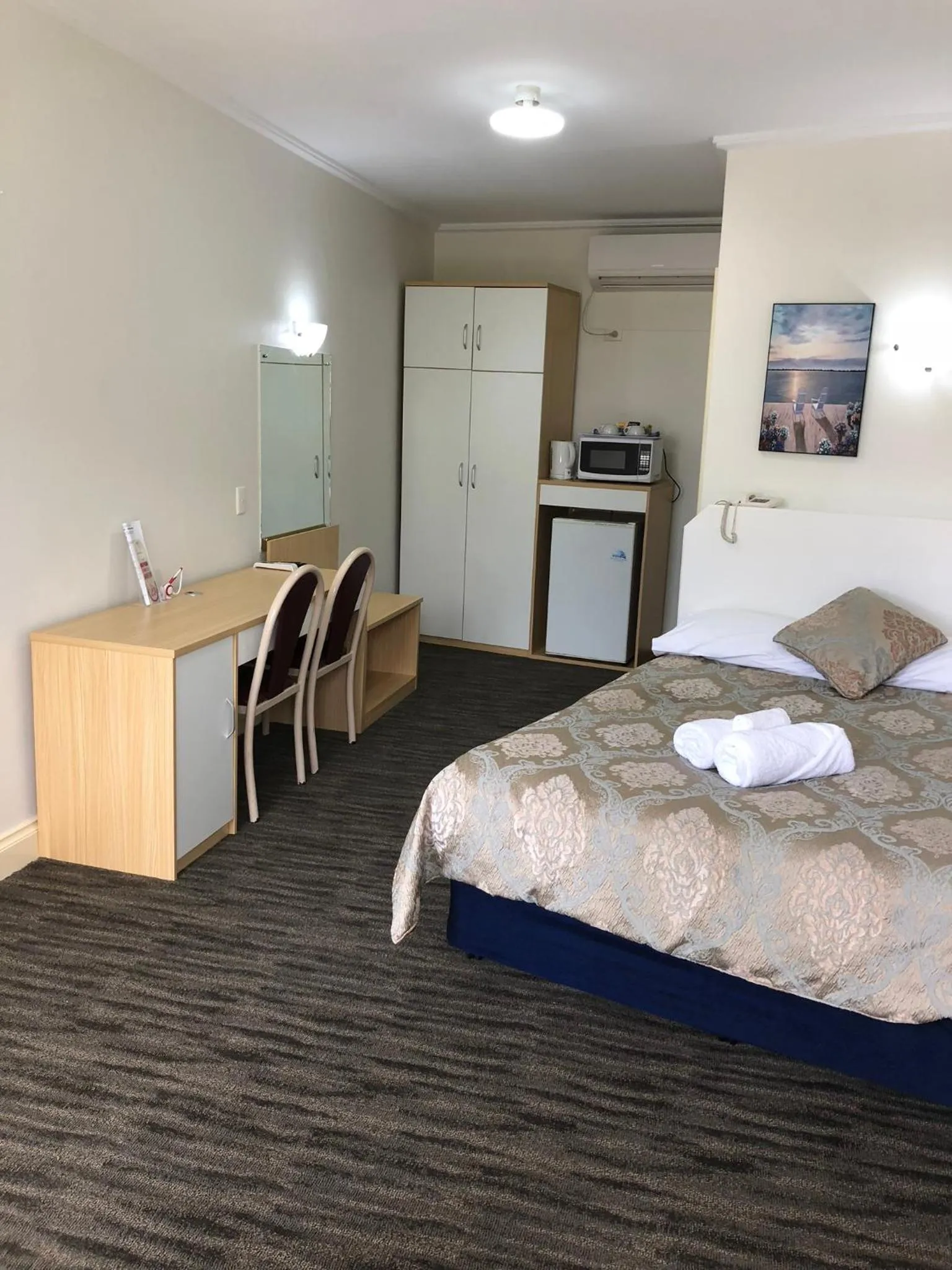 Economy Queen Room 2 Adults Only in Jacksons Motor Inn