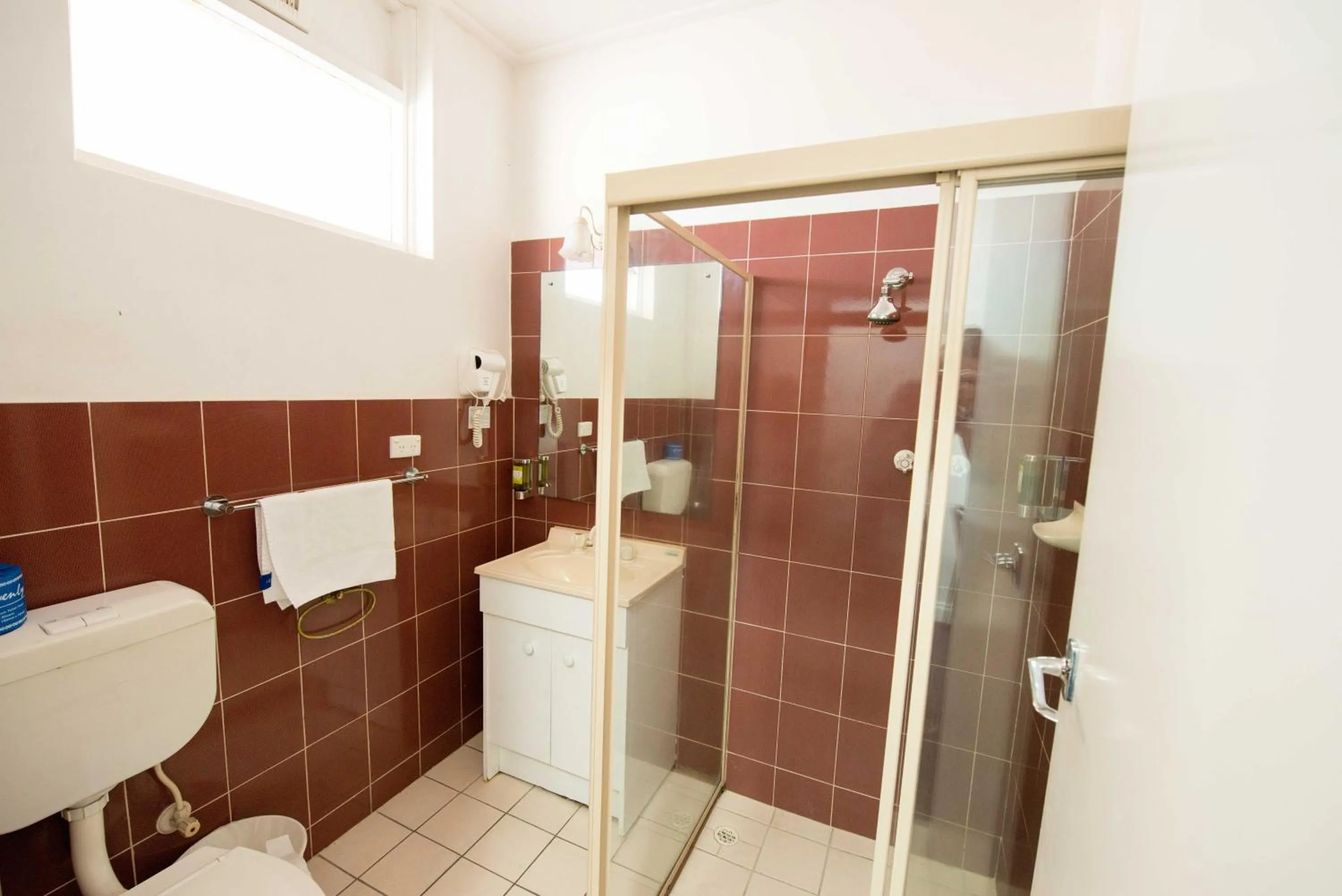 Deluxe Queen Room in Jacksons Motor Inn