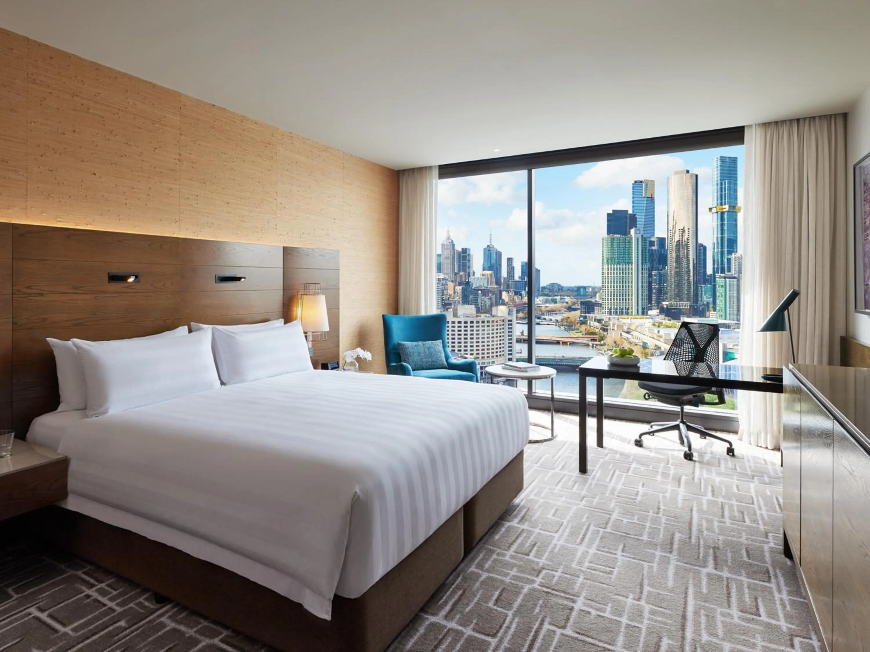 Pacific King Room with Club Lounge Access in Pan Pacific Melbourne