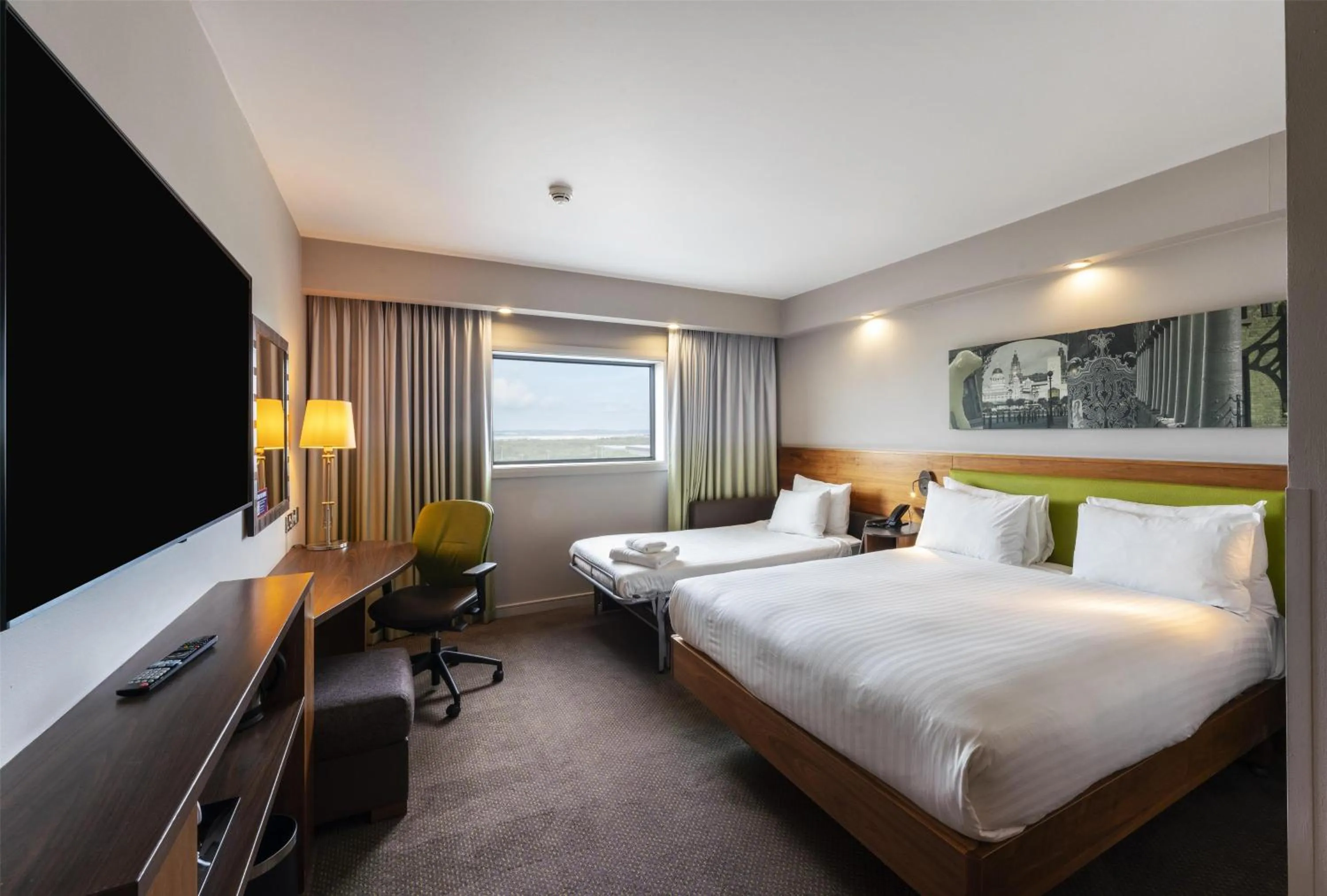 Queen Room with Sofa Bed in Hampton by Hilton Liverpool John Lennon Airport