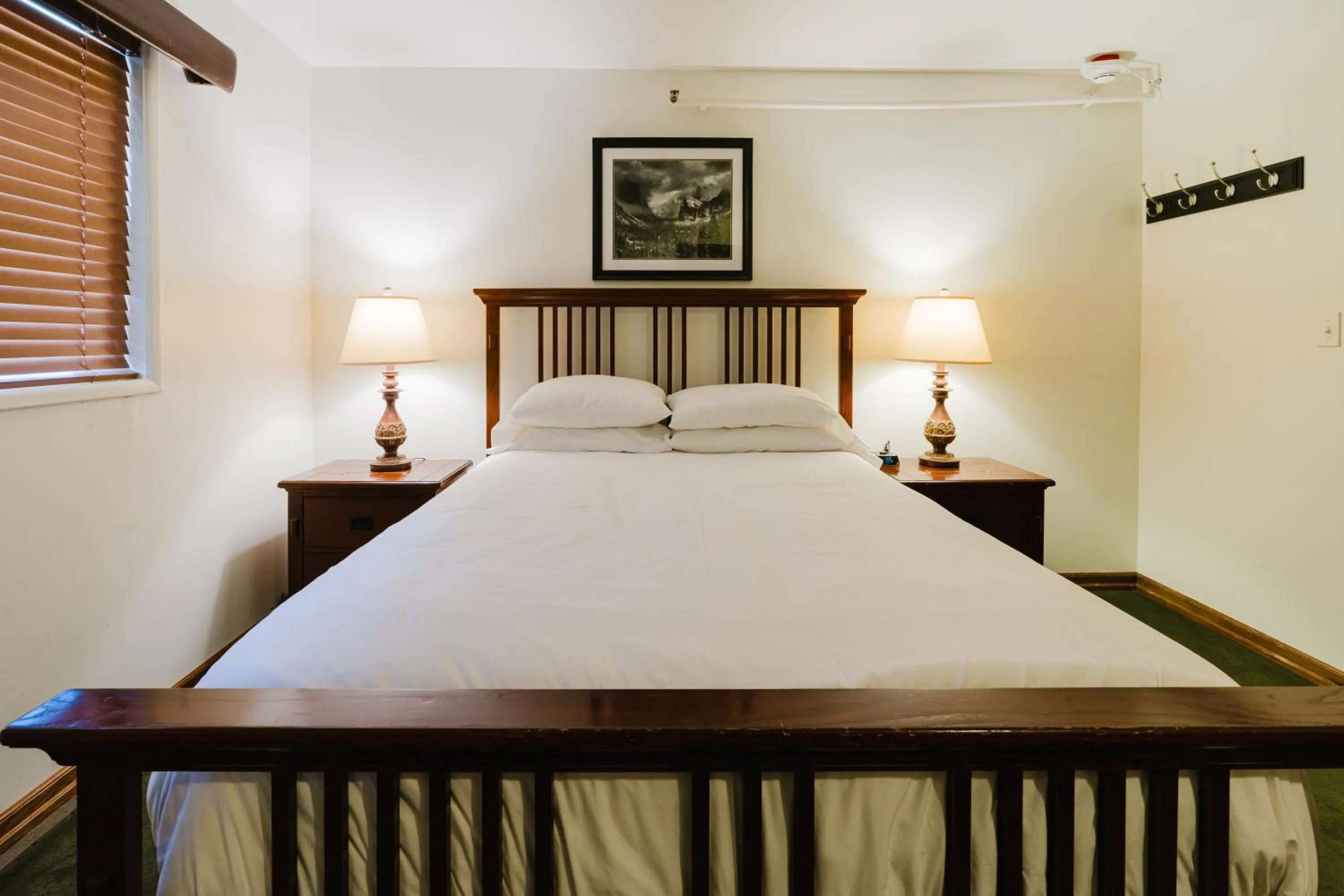 Deluxe Queen Room in Crystal Mountain Hotels