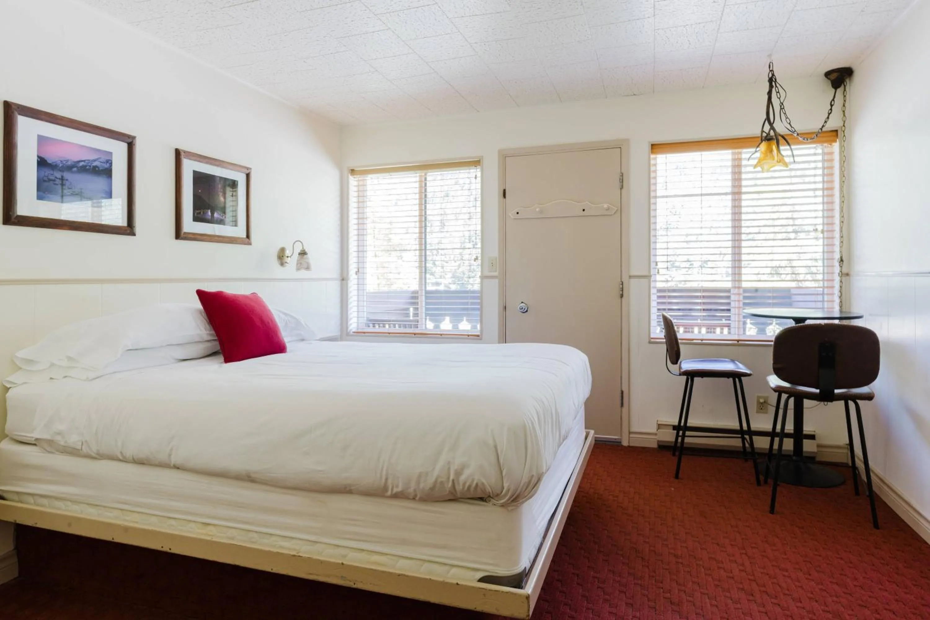 Queen Room with Balcony in Crystal Mountain Hotels
