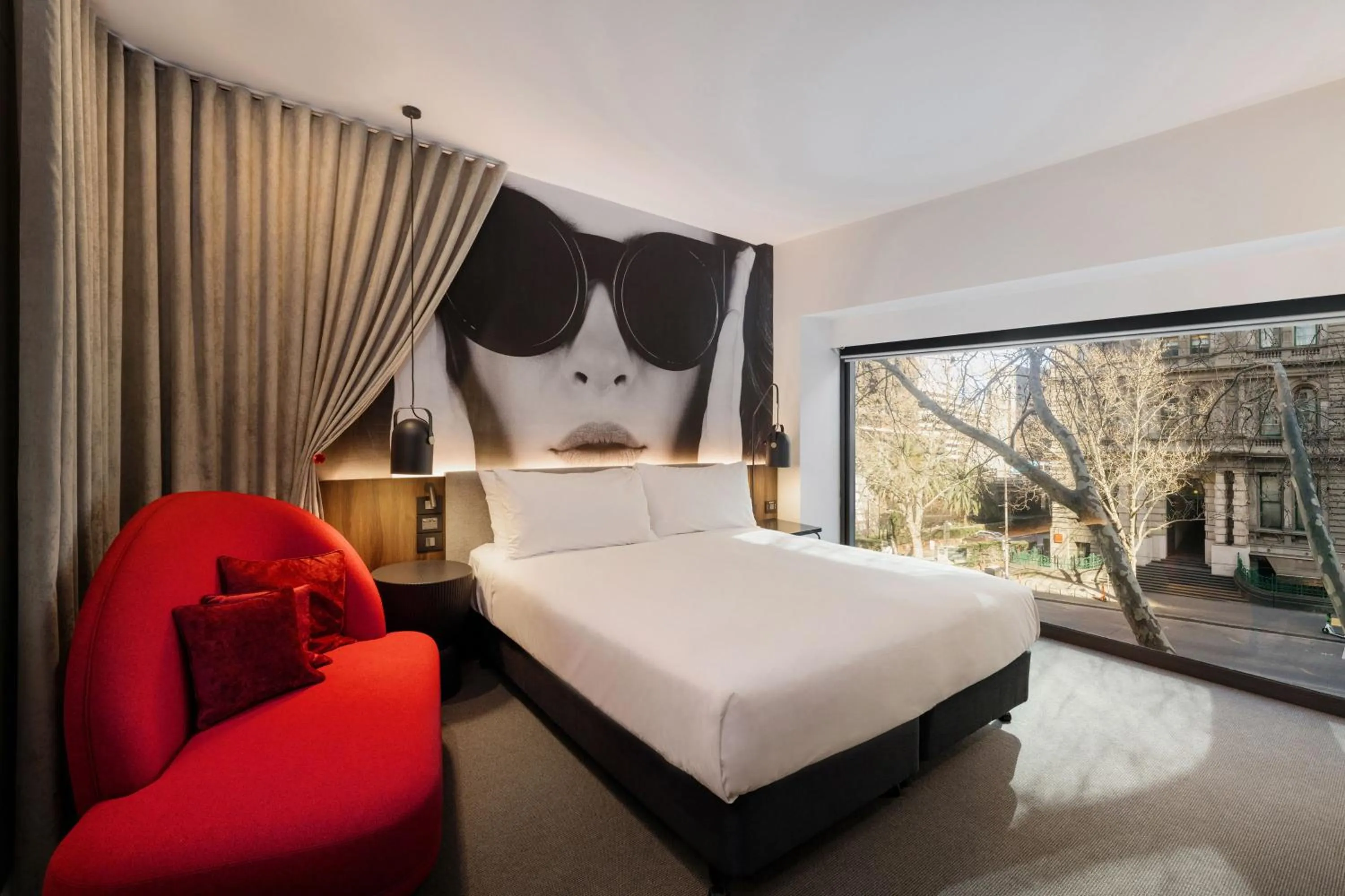 Standard King Room with City View - Accessible in Hotel Indigo Melbourne on Flinders by IHG