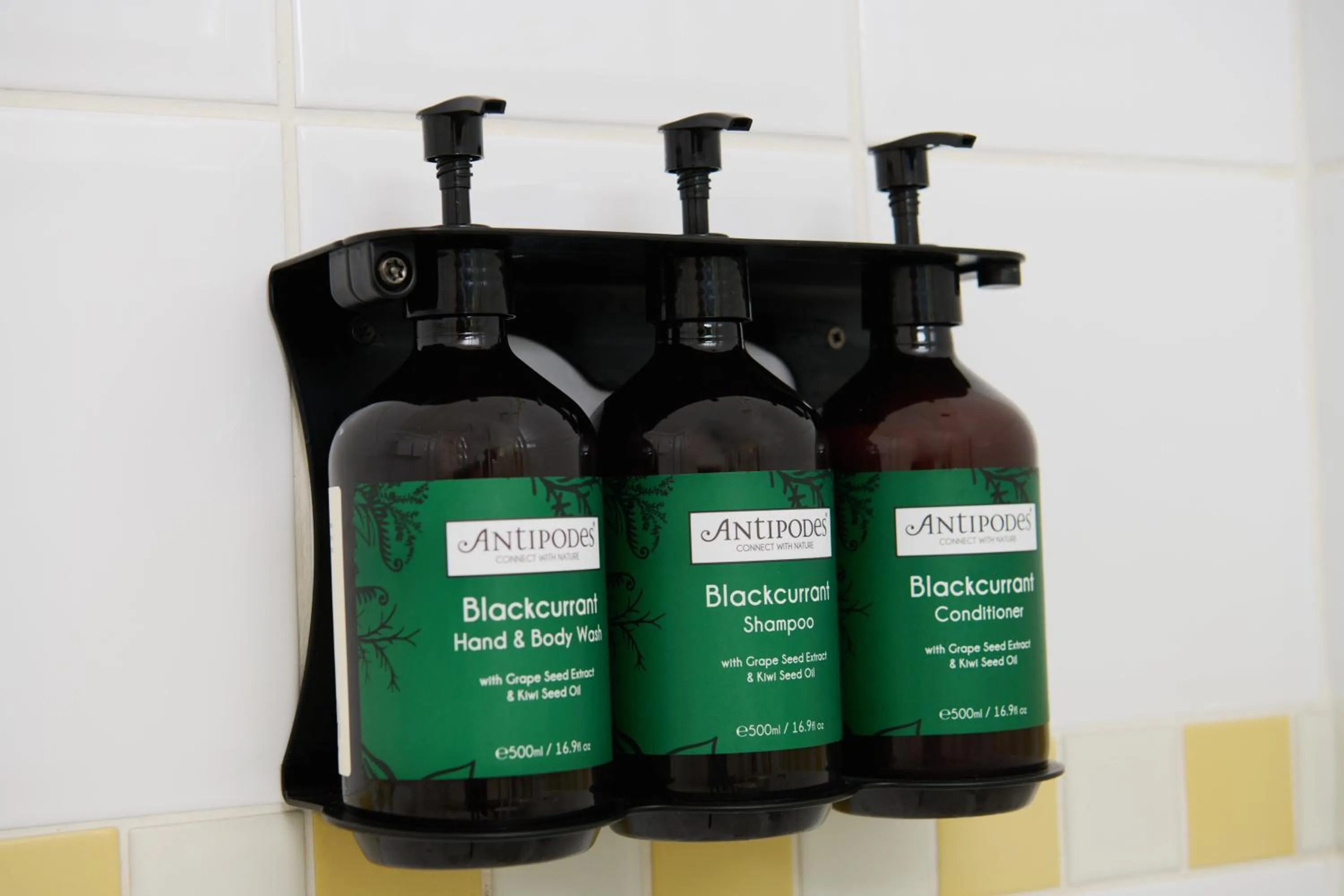 Queen Room - Disability Access in Crowne Plaza Perth by IHG