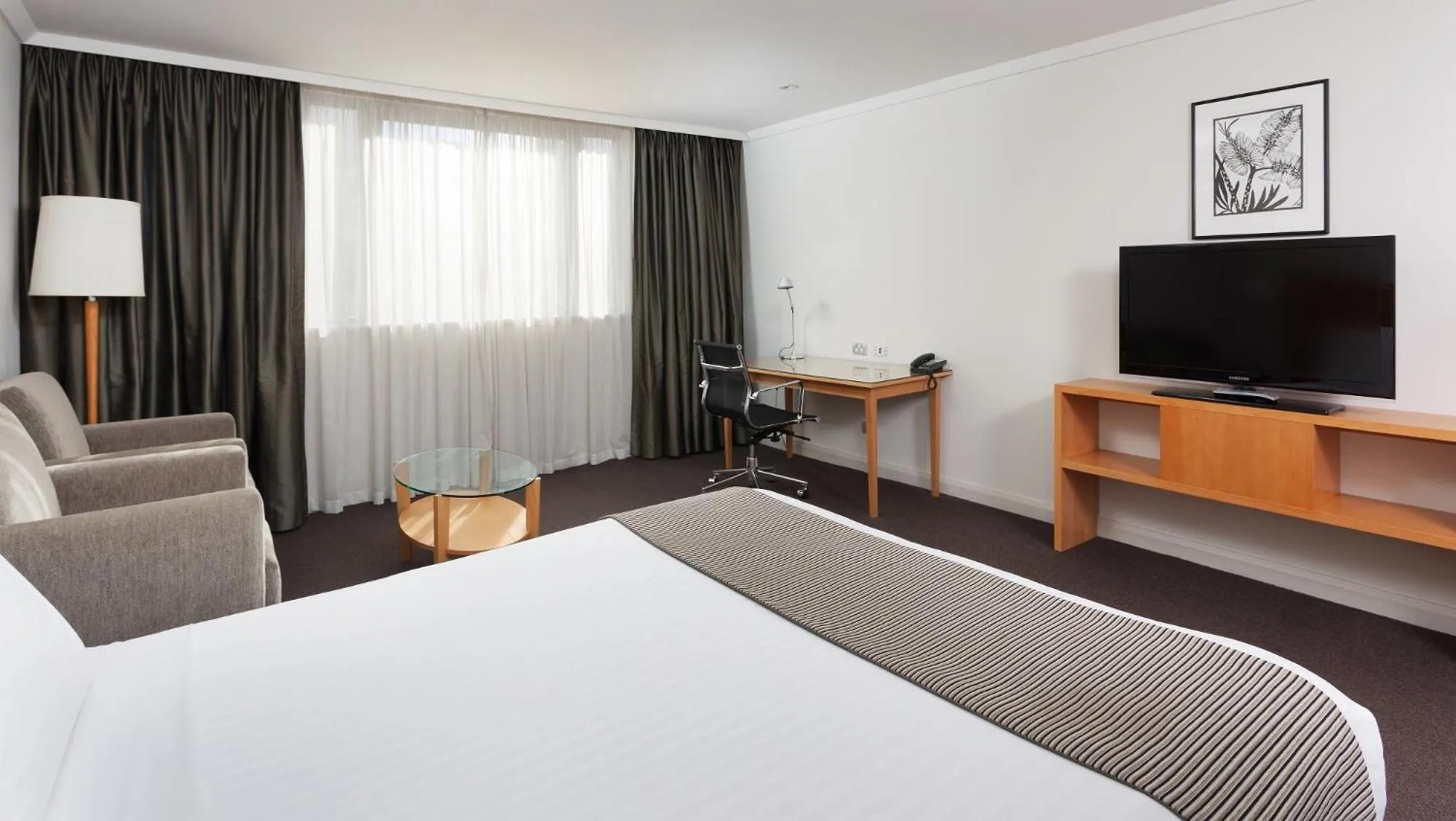Standard Queen Room in Crowne Plaza Perth by IHG