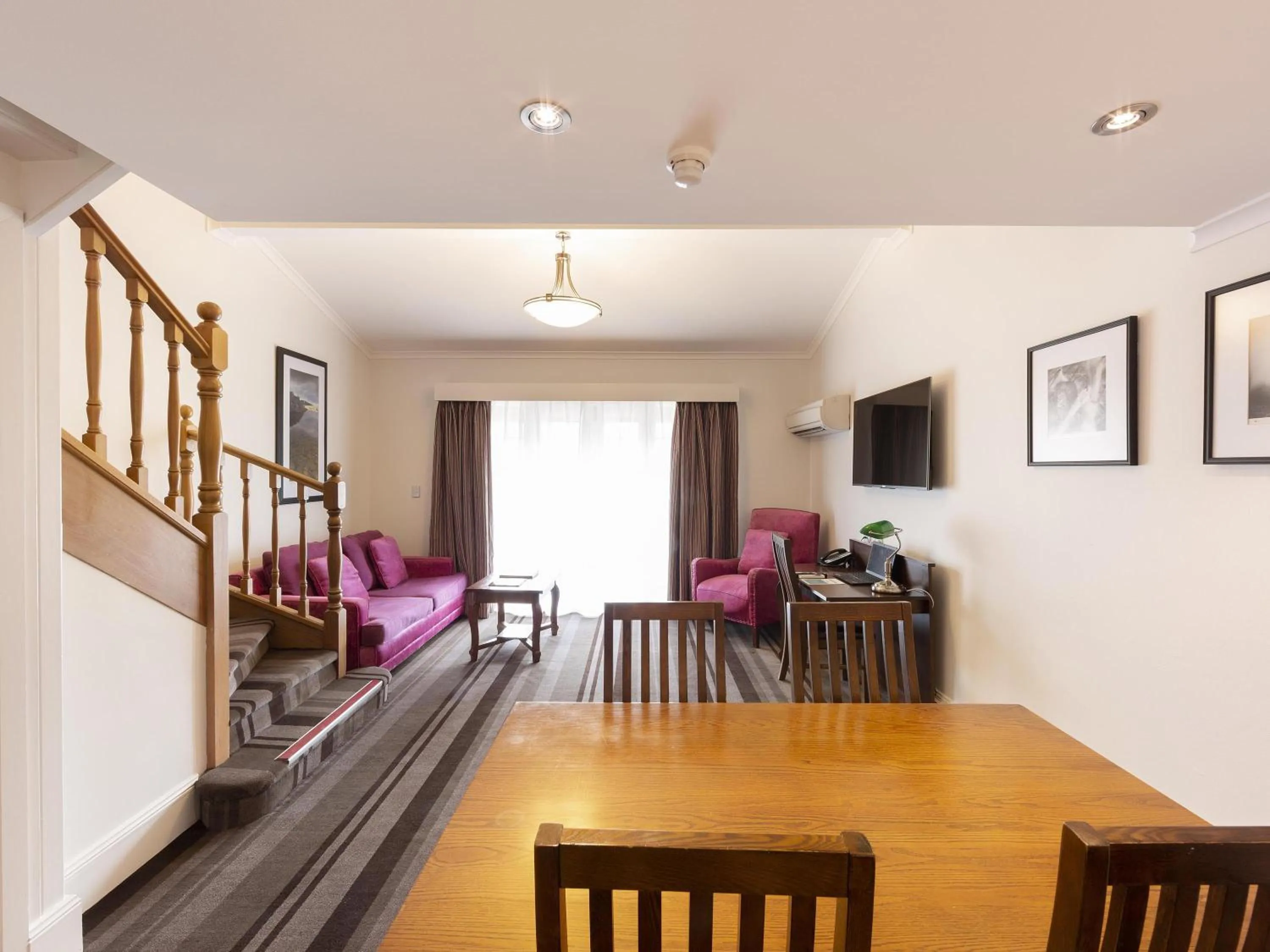 Deluxe King Loft with Sofa Bed in Mercure Canberra