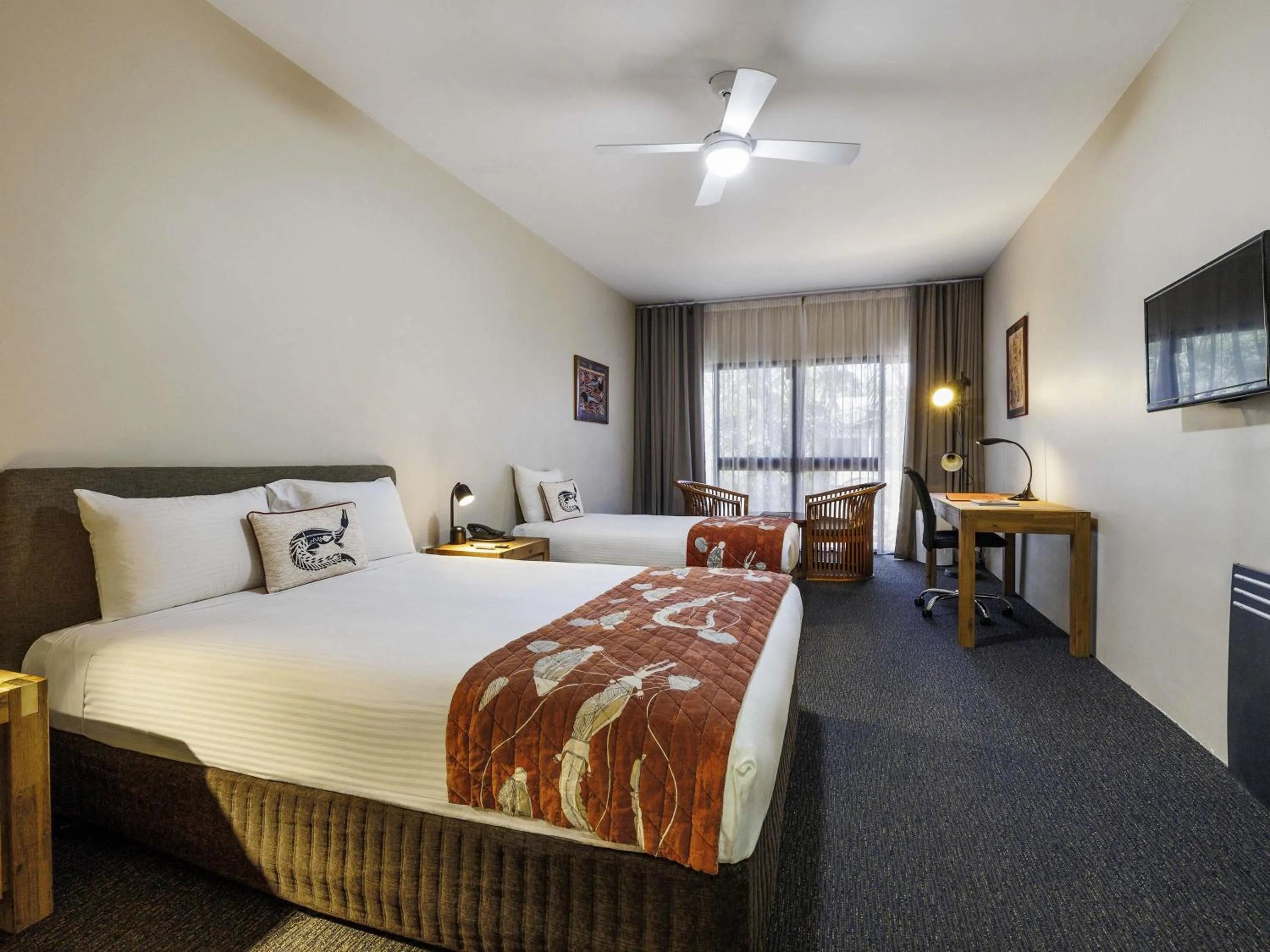 Superior Room with Queen and Single Bed in Mercure Kakadu Crocodile