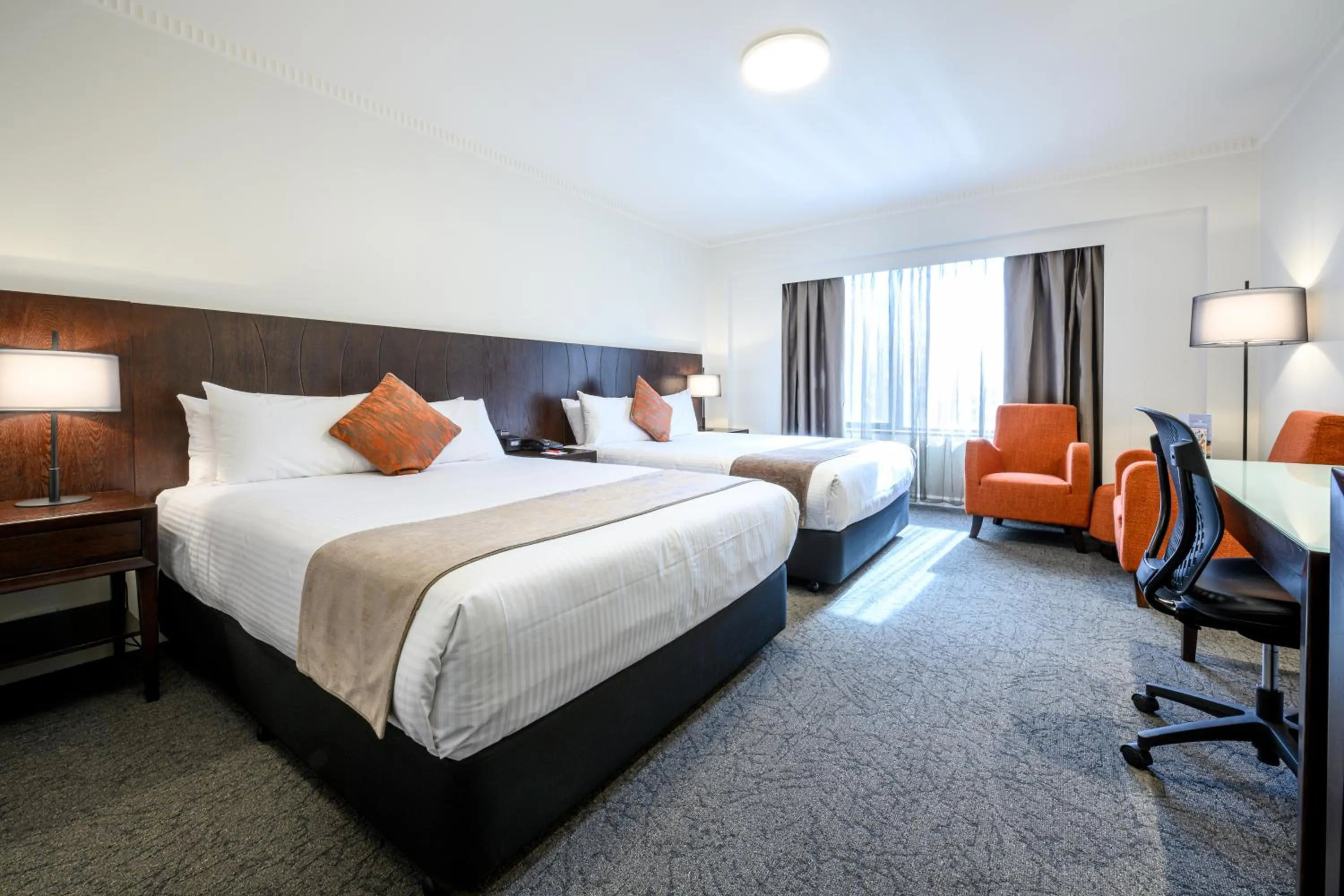 Executive Twin Room in Hotel Grand Chancellor Adelaide