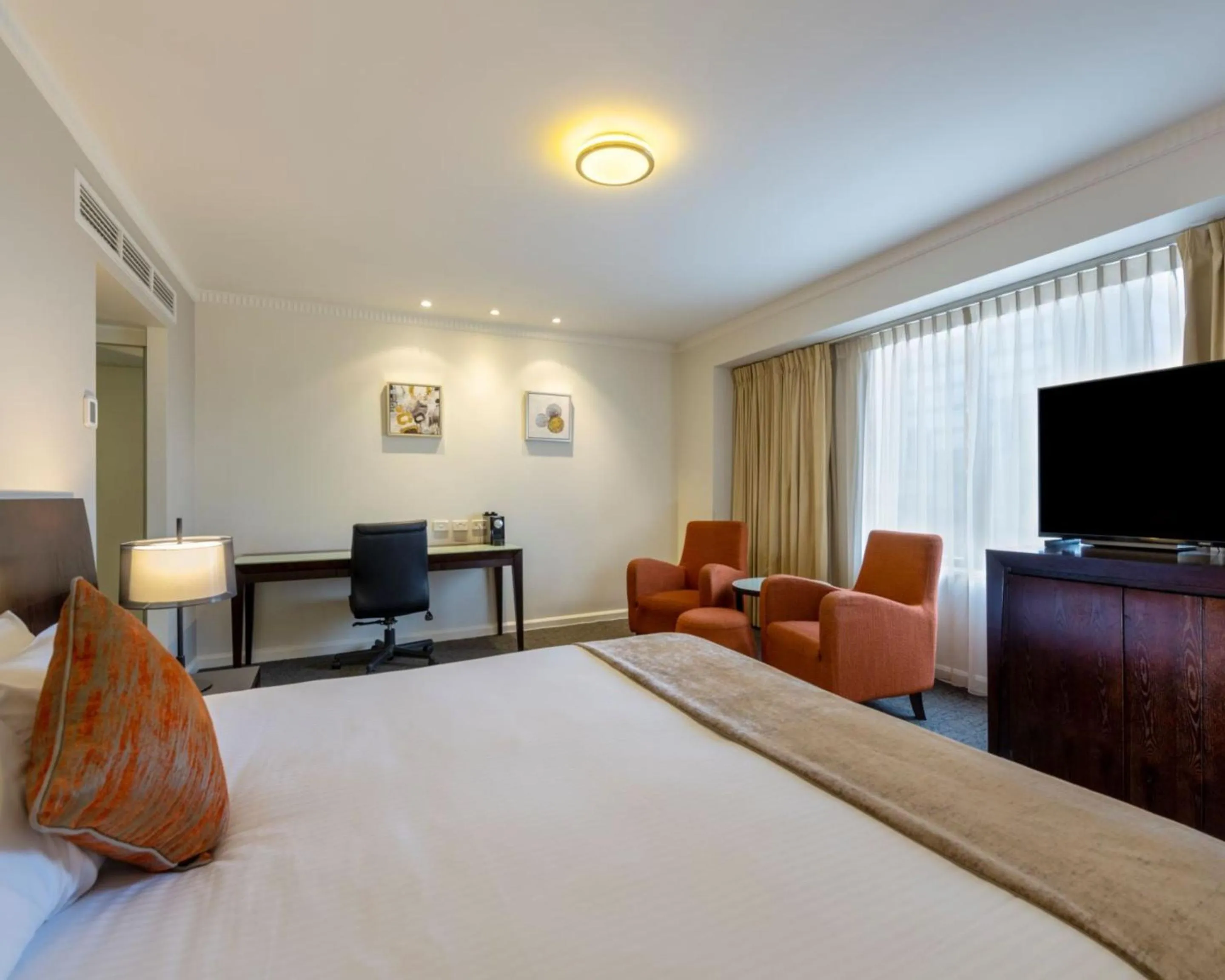 Executive King Plus in Hotel Grand Chancellor Adelaide