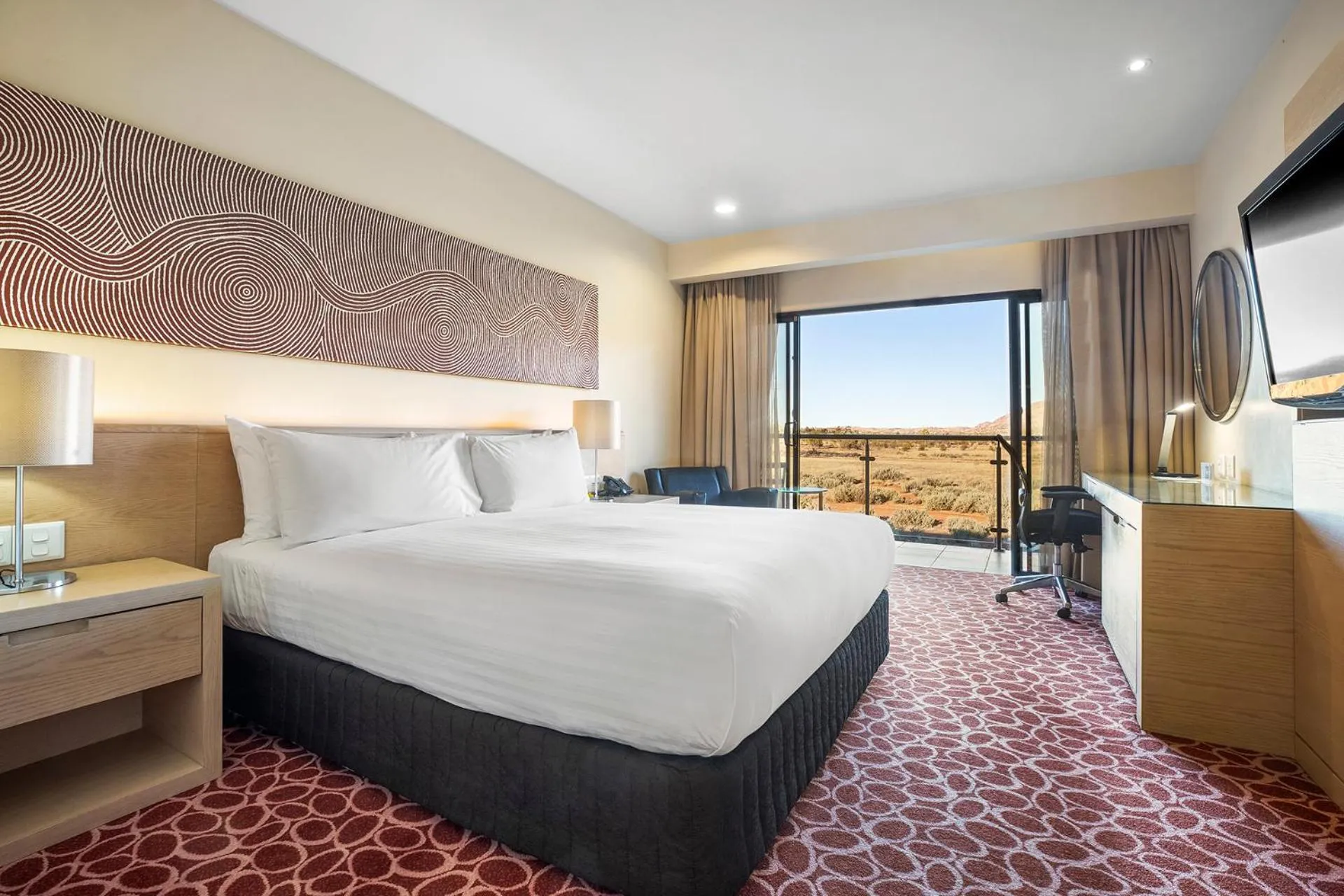 Premium King Room with Mountain View in Crowne Plaza Alice Springs Lasseters by IHG