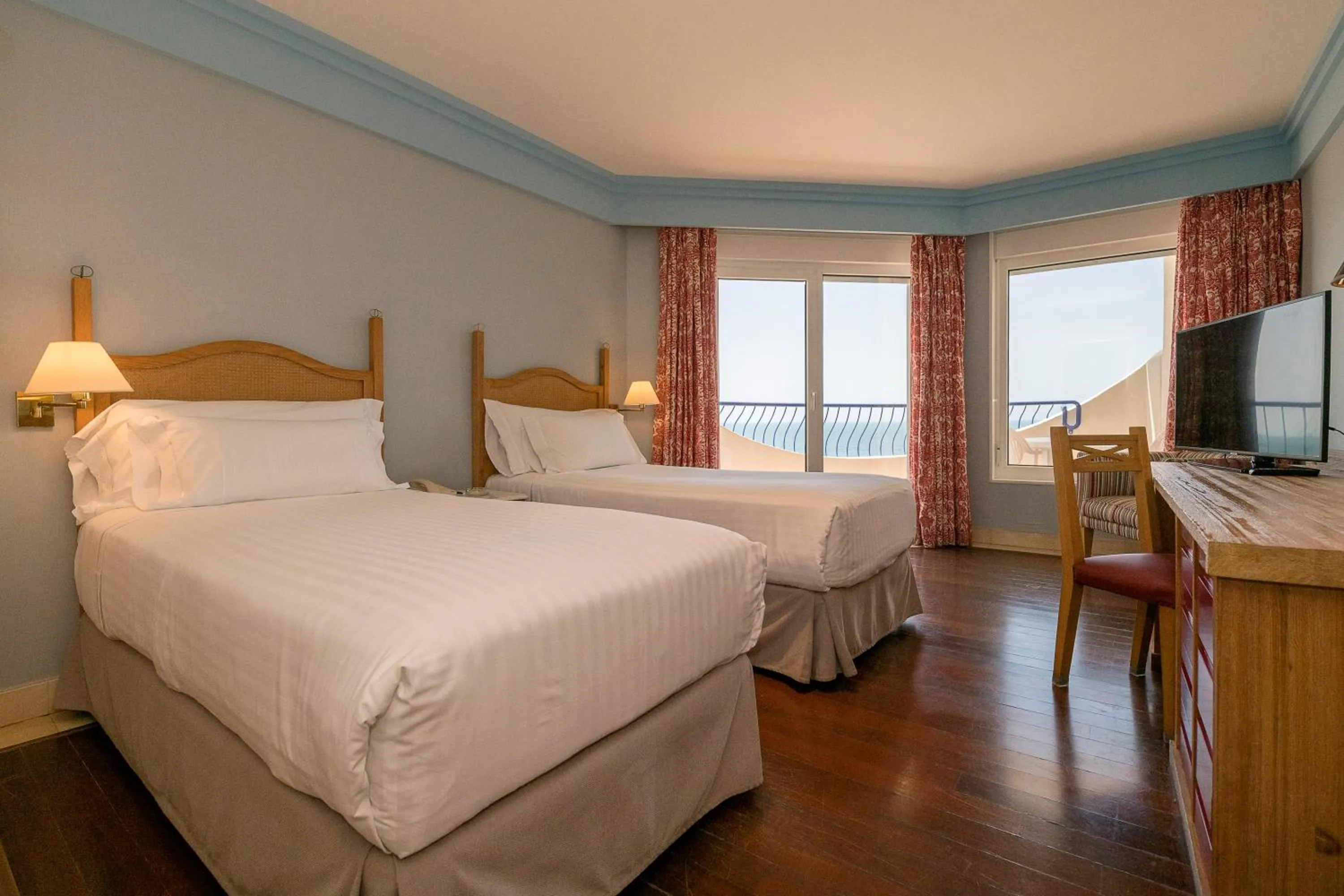Double or Twin Room with Front Sea View and Extra Bed (3 Adults) in Hotel Playa Victoria