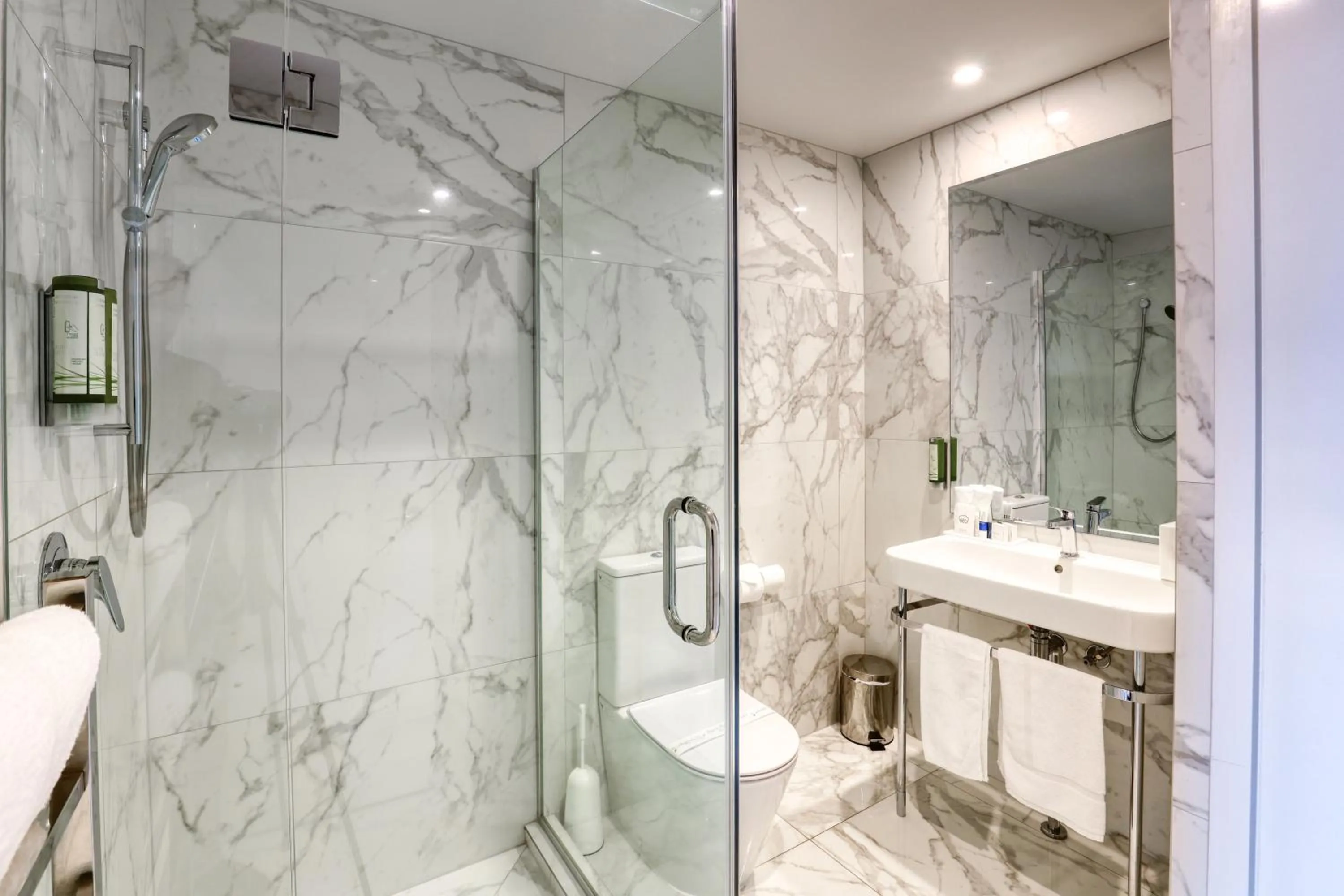 Studio Apartment with Sea View in Marsden Suites Nautilus Orewa