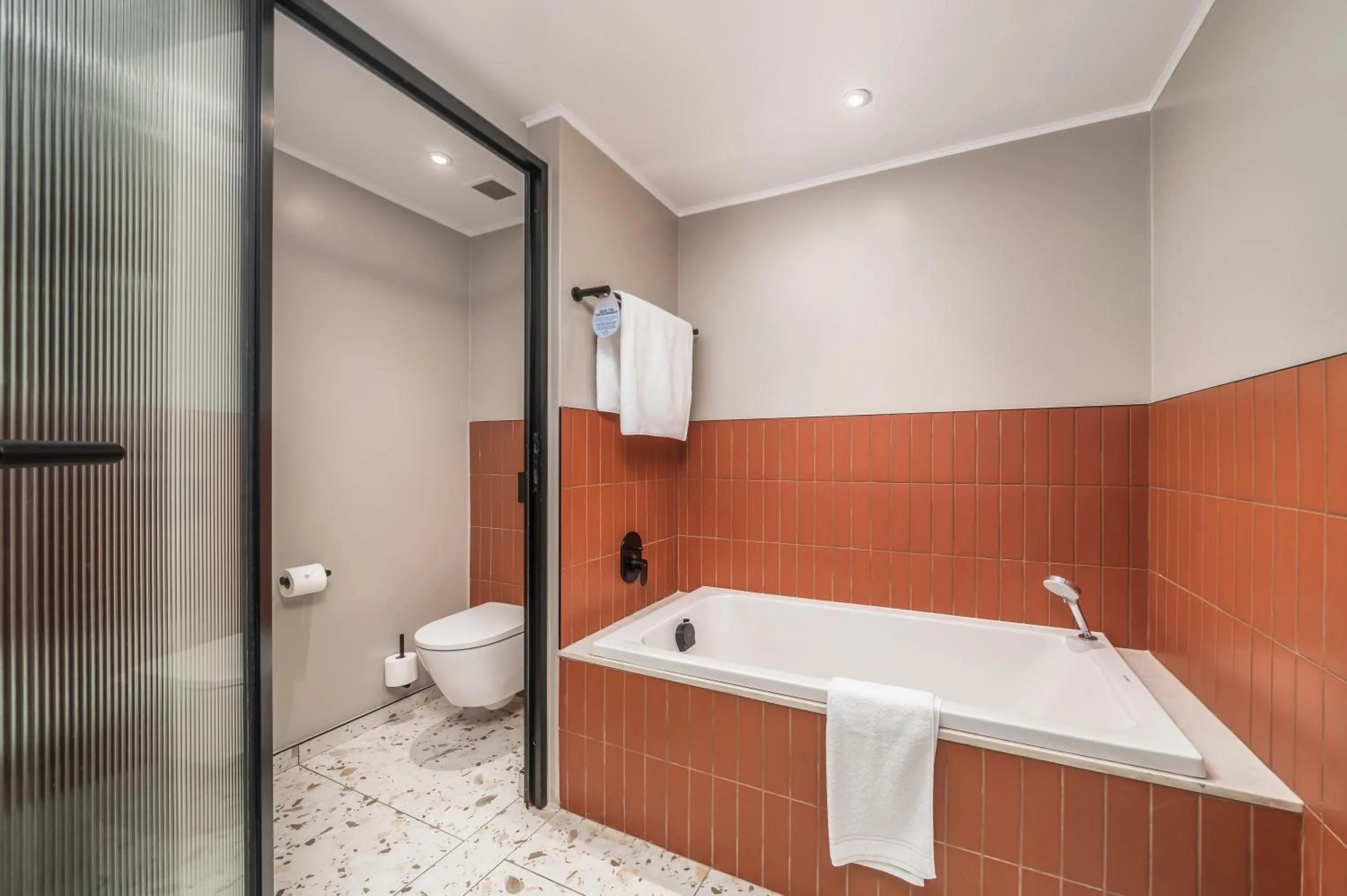 Standard Twin Room in Courtyard Hotel Gqeberha