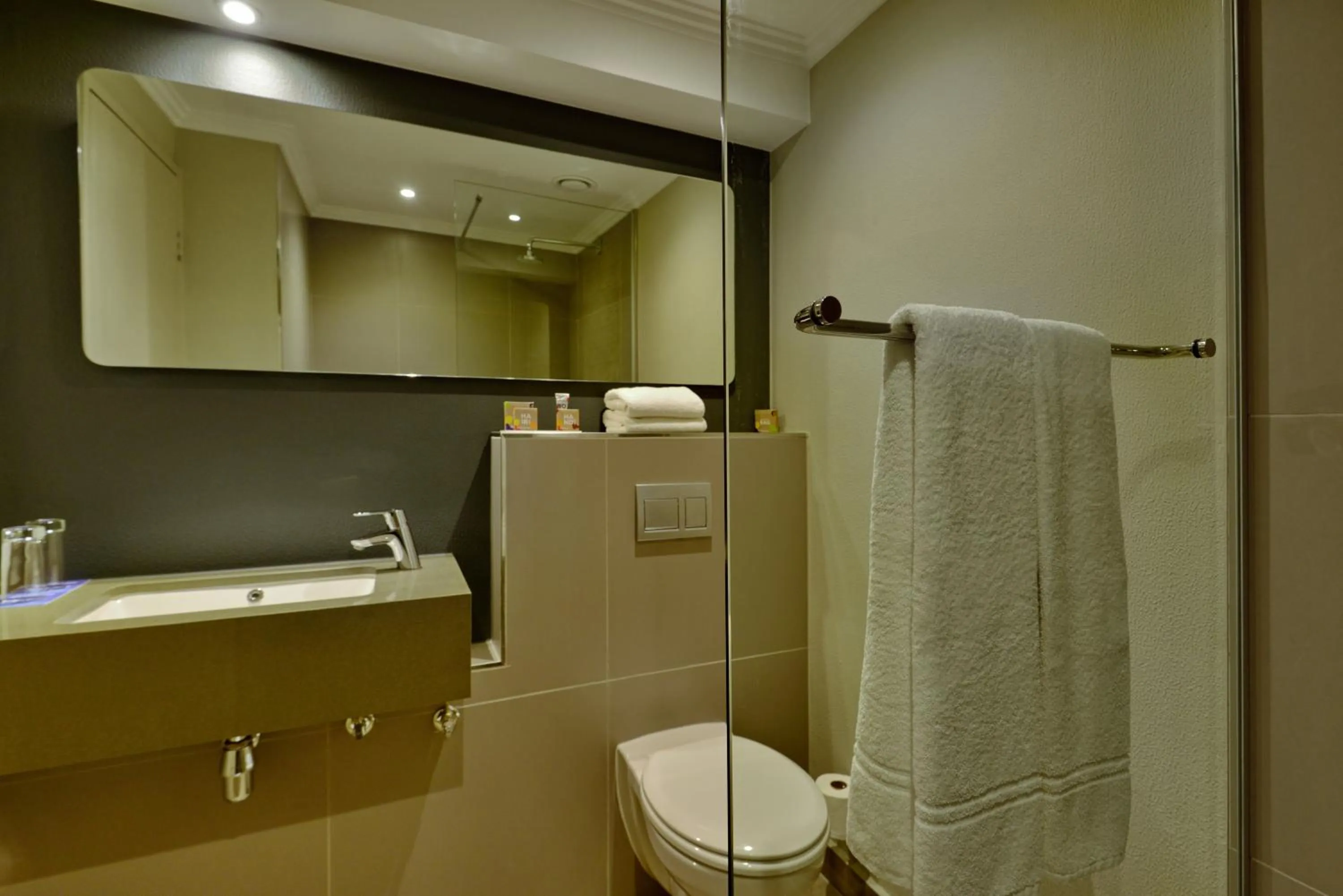 Twin Room - Non-Smoking in Town Lodge Bellville