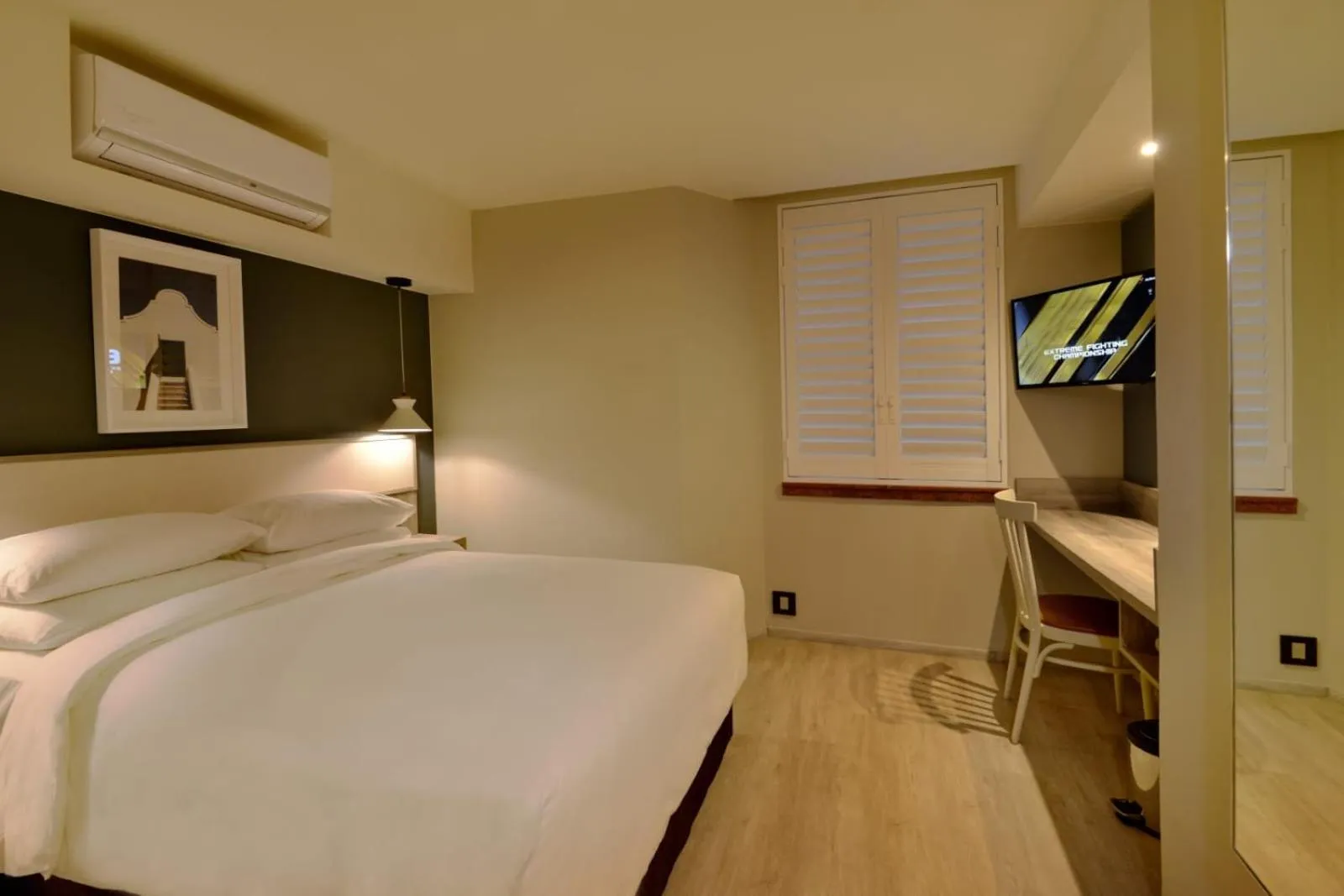 Double Room - Disability Access in Town Lodge Bellville