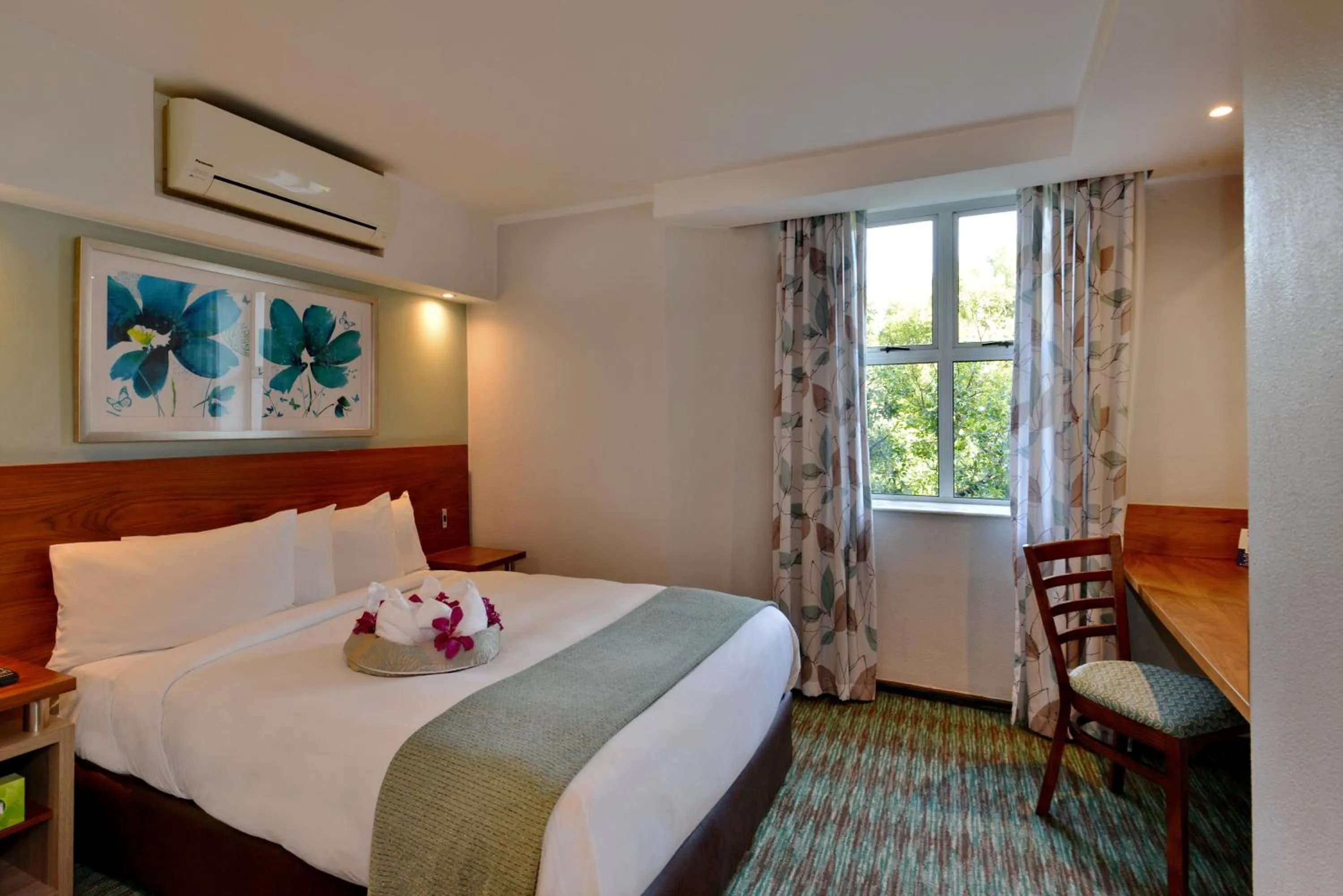 King Room in Town Lodge Waterfall, Midrand