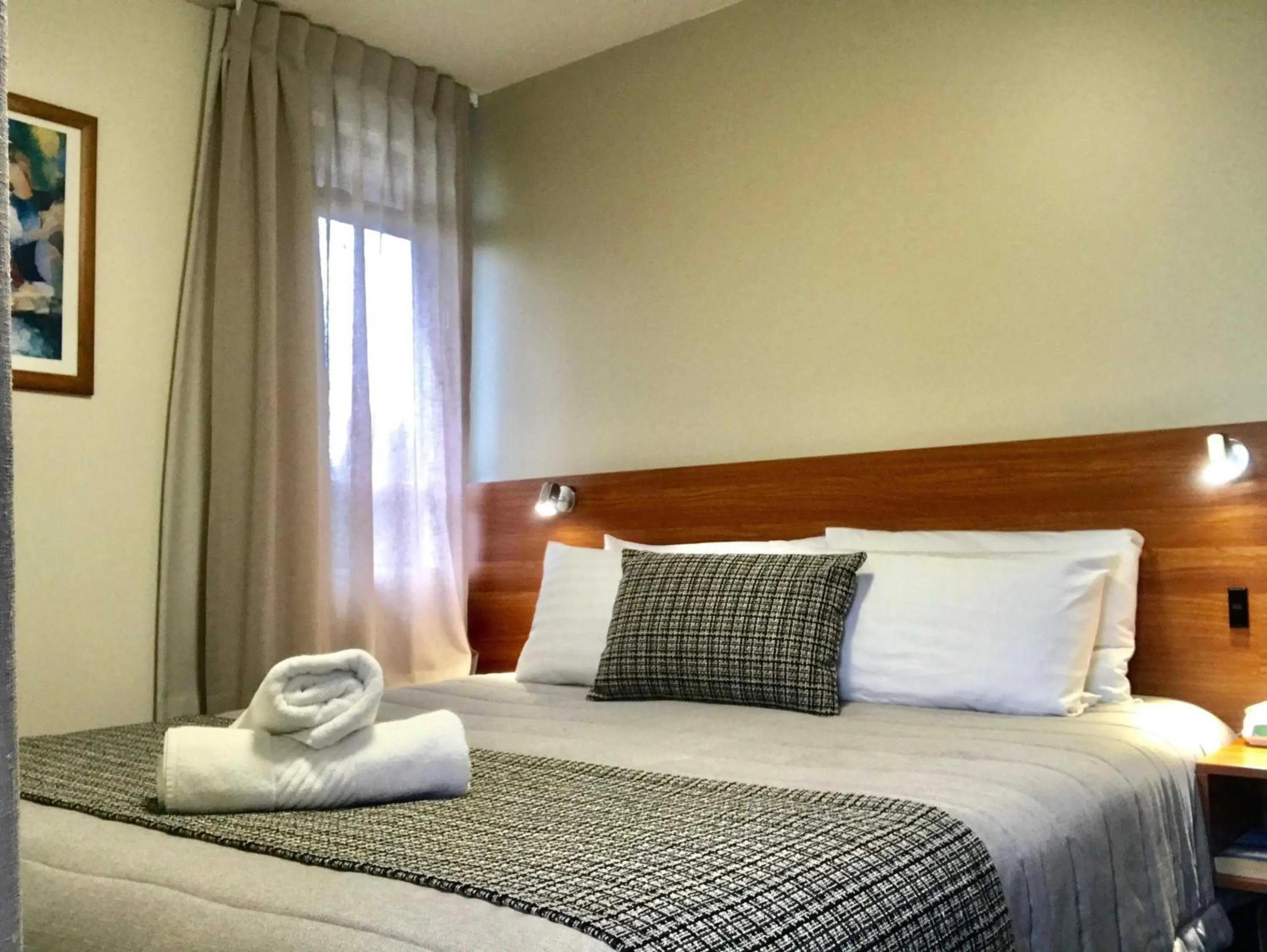 Standard Suite in Ventura Inn & Suites Hamilton