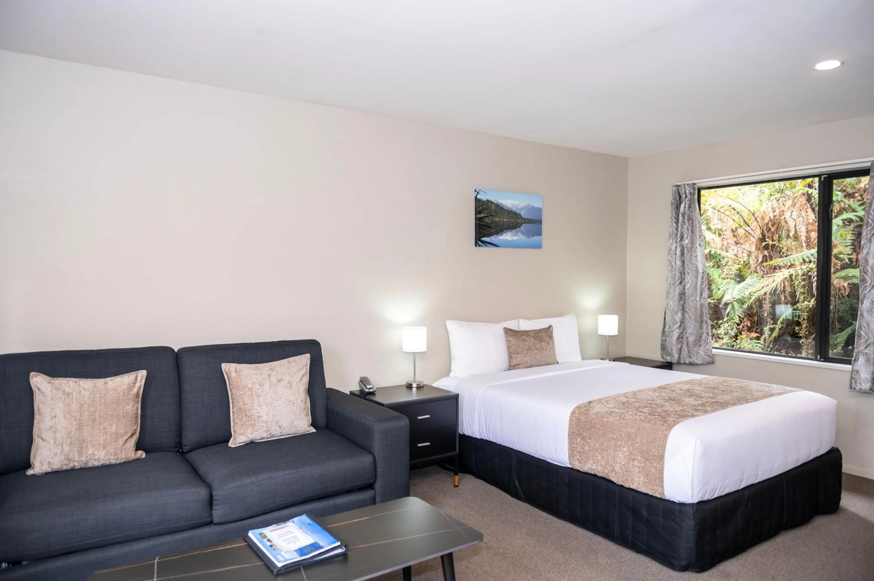 One-Bedroom Apartment in 58 On Cron Motel