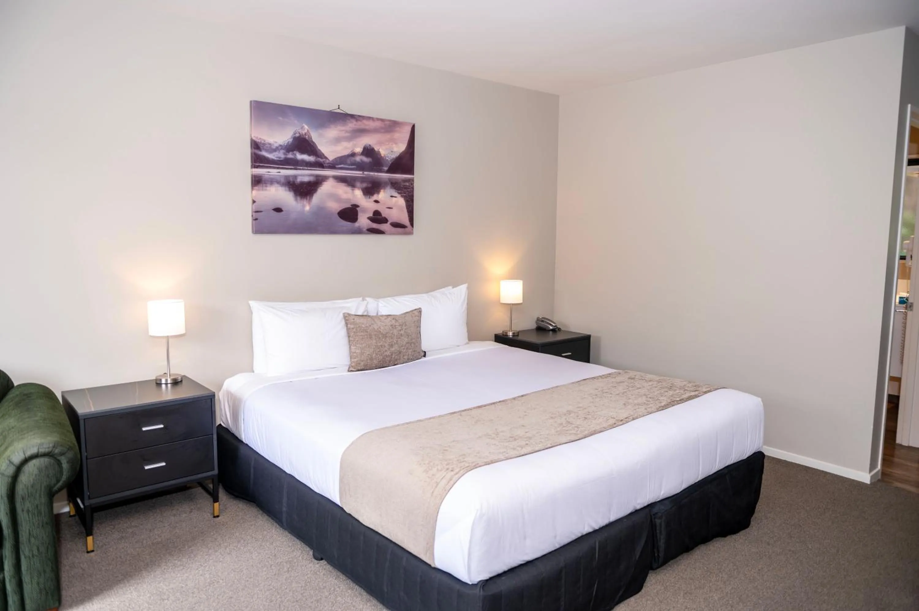 Studio with Spa Bath in 58 On Cron Motel