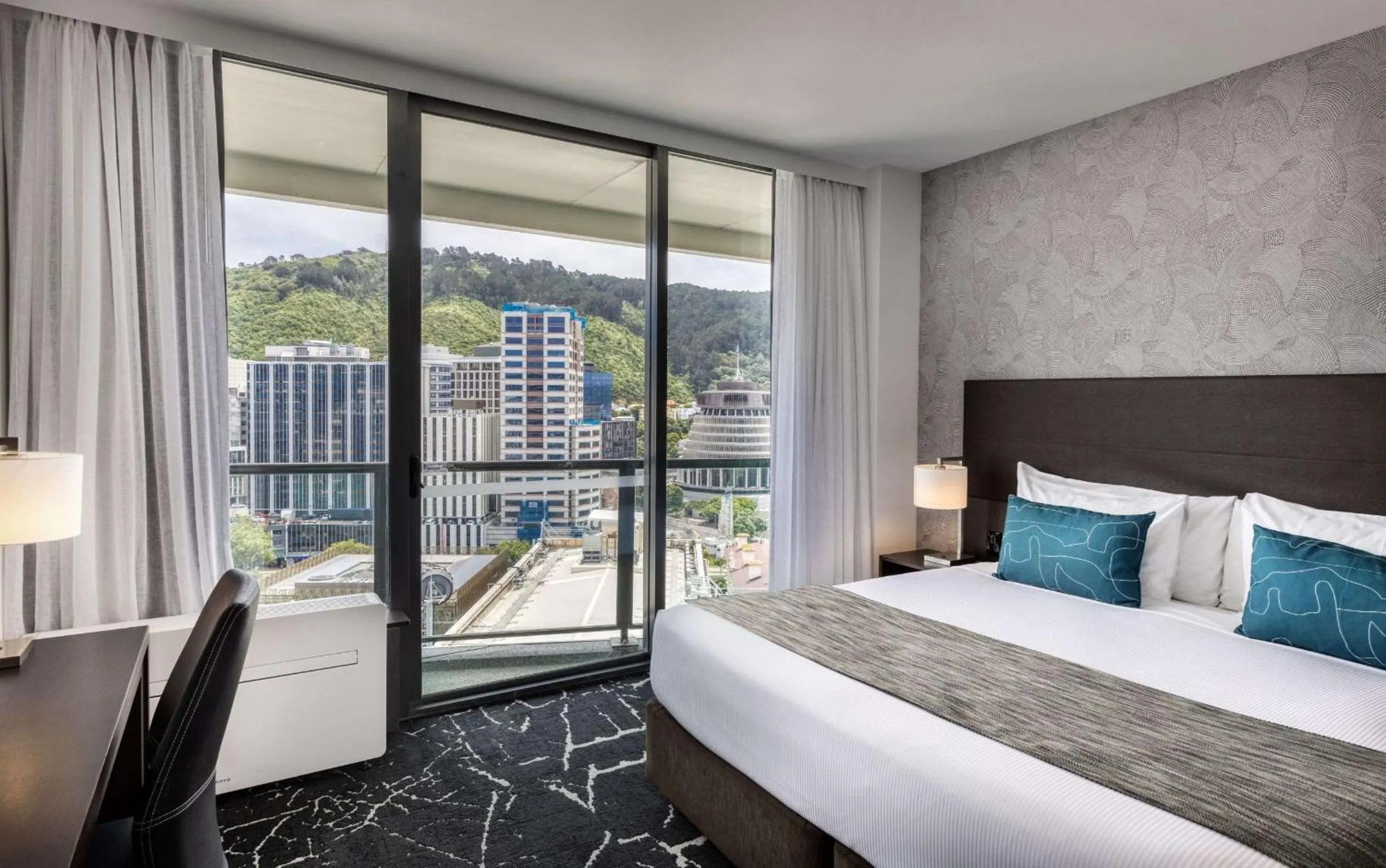 King Room with City View in Rydges Wellington