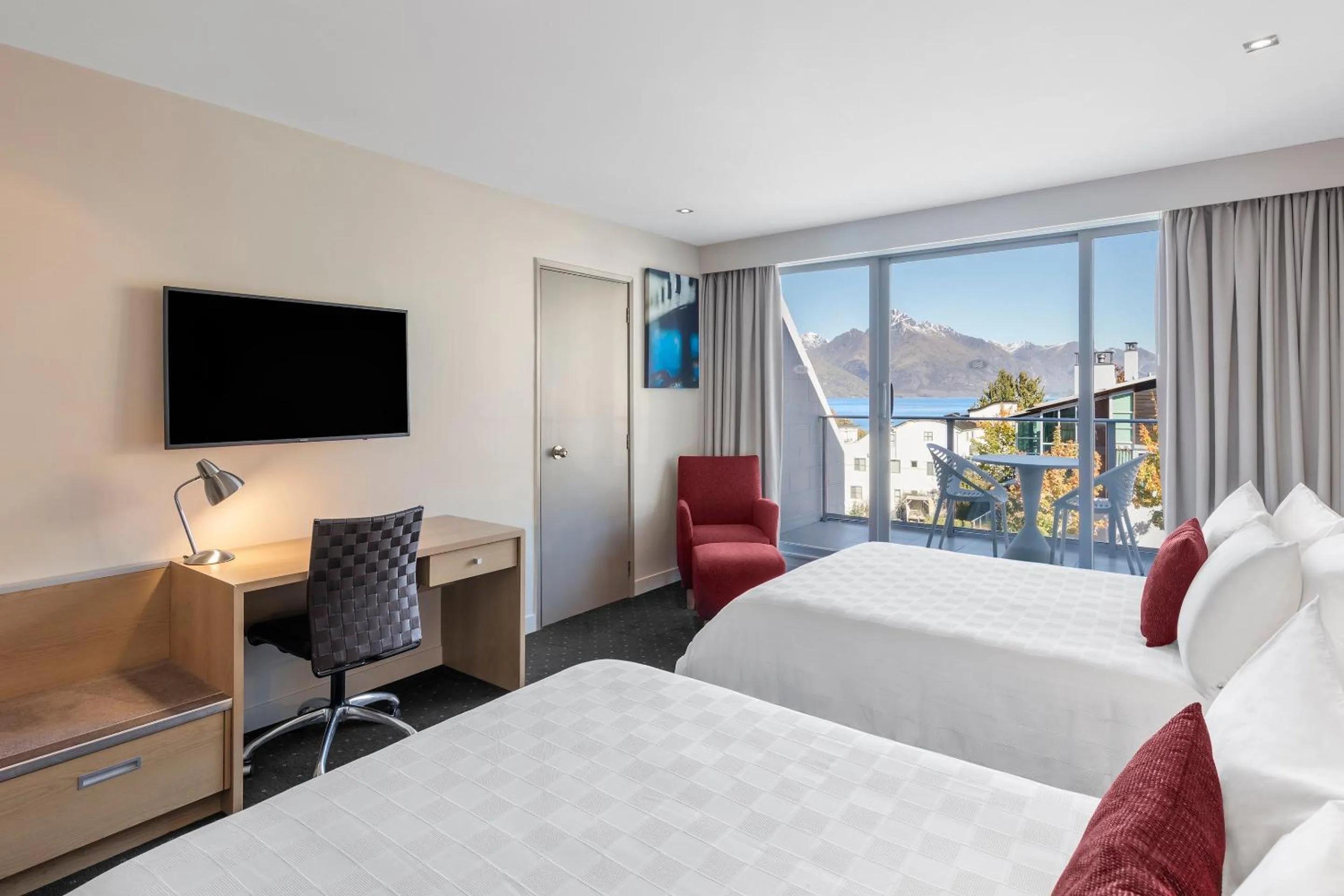 Mountain View Twin with Balcony - 2 Queen beds in Crowne Plaza Queenstown by IHG