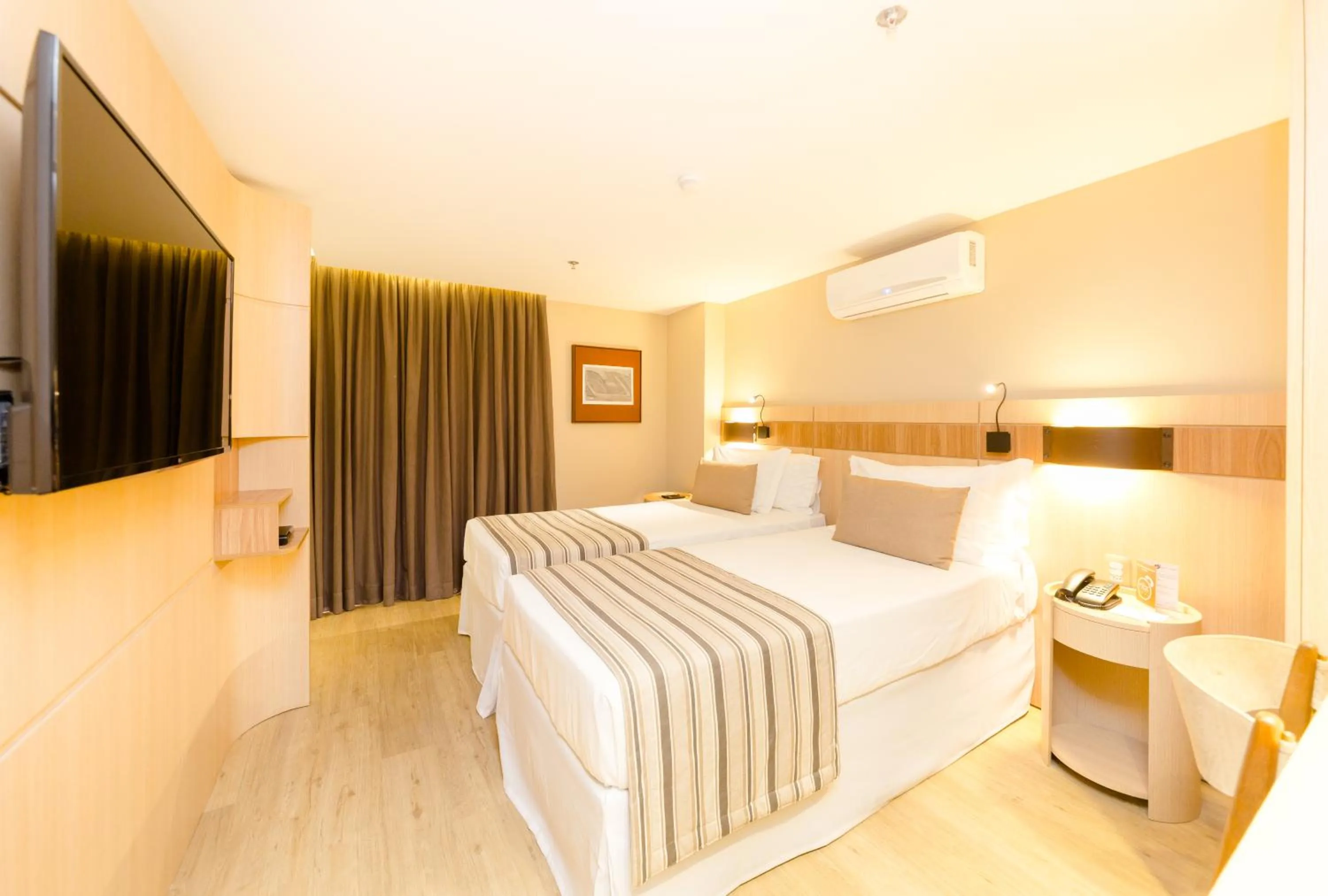 Standard Double Room with Balcony in Ritz Copacabana Hotel