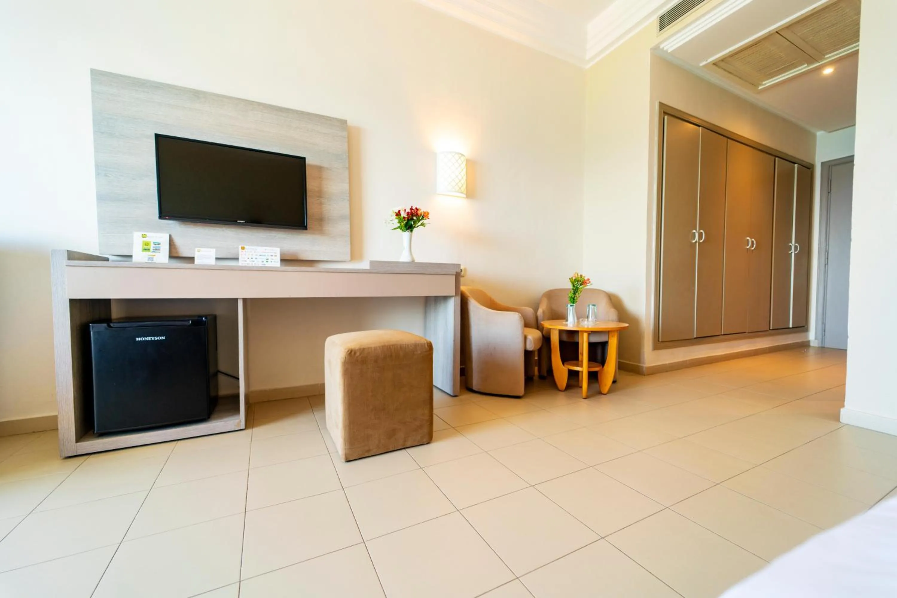 Quadruple Room with Sea View in Riadh Palms- Resort & Spa