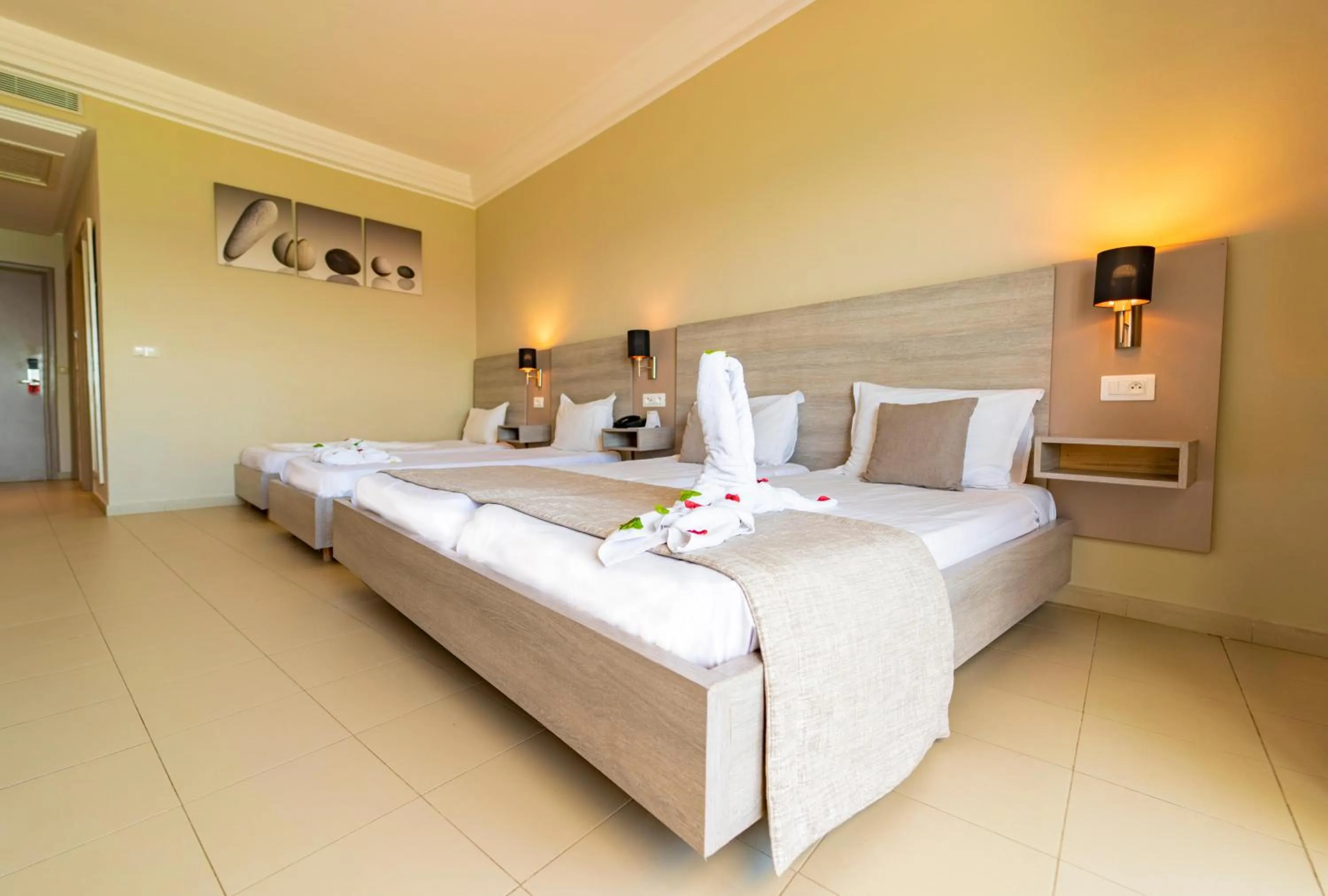 Quadruple Room with Sea View in Riadh Palms- Resort & Spa