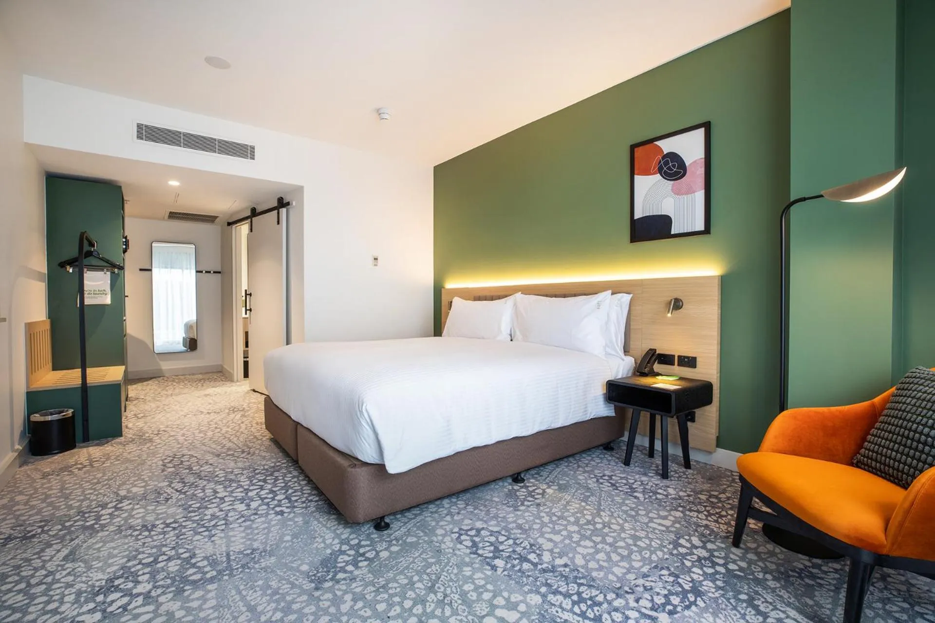 Premium King Room in Holiday Inn Dandenong by IHG