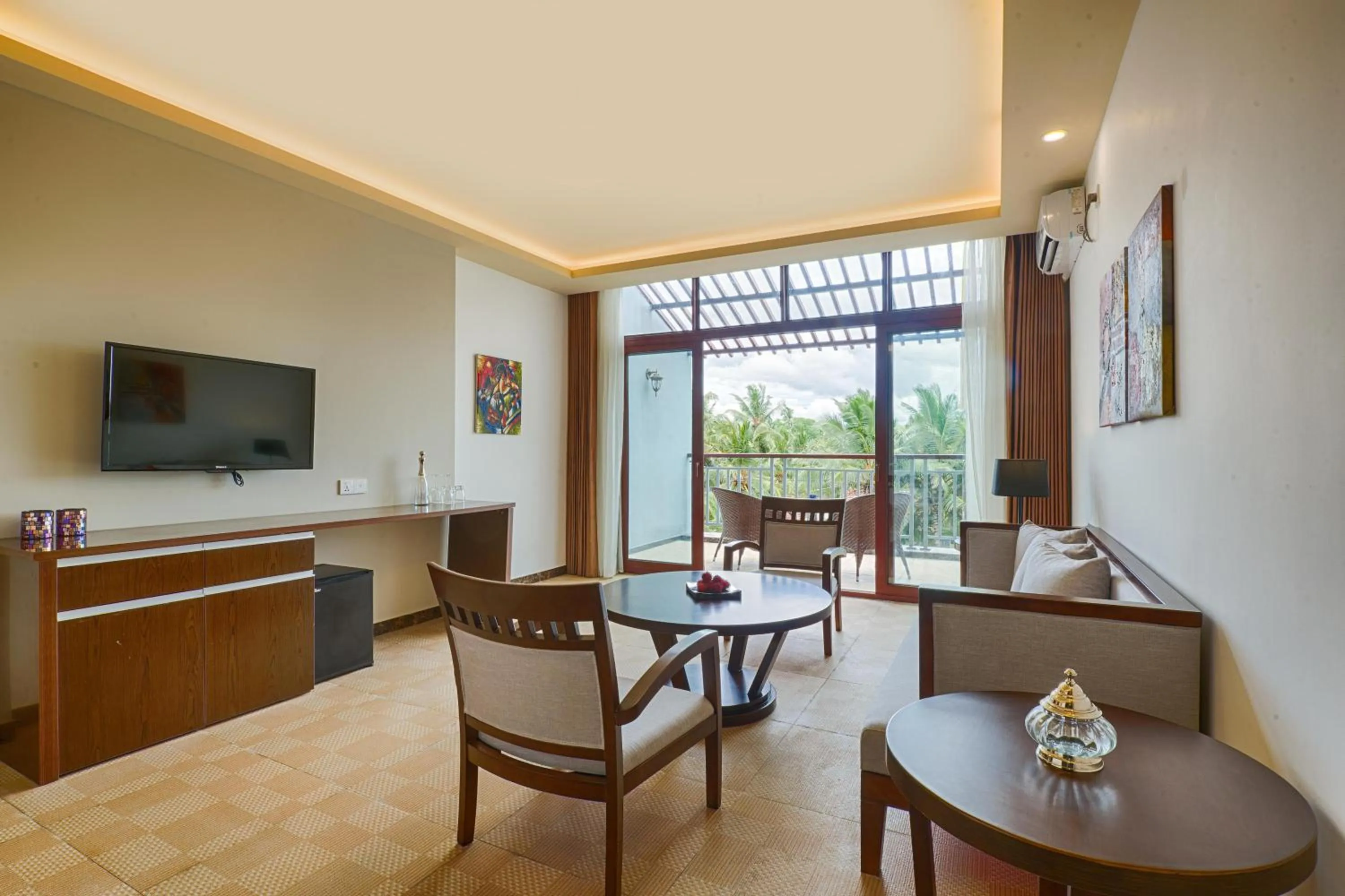 Junior Suite with Garden View in Jie Jie Beach Hotel