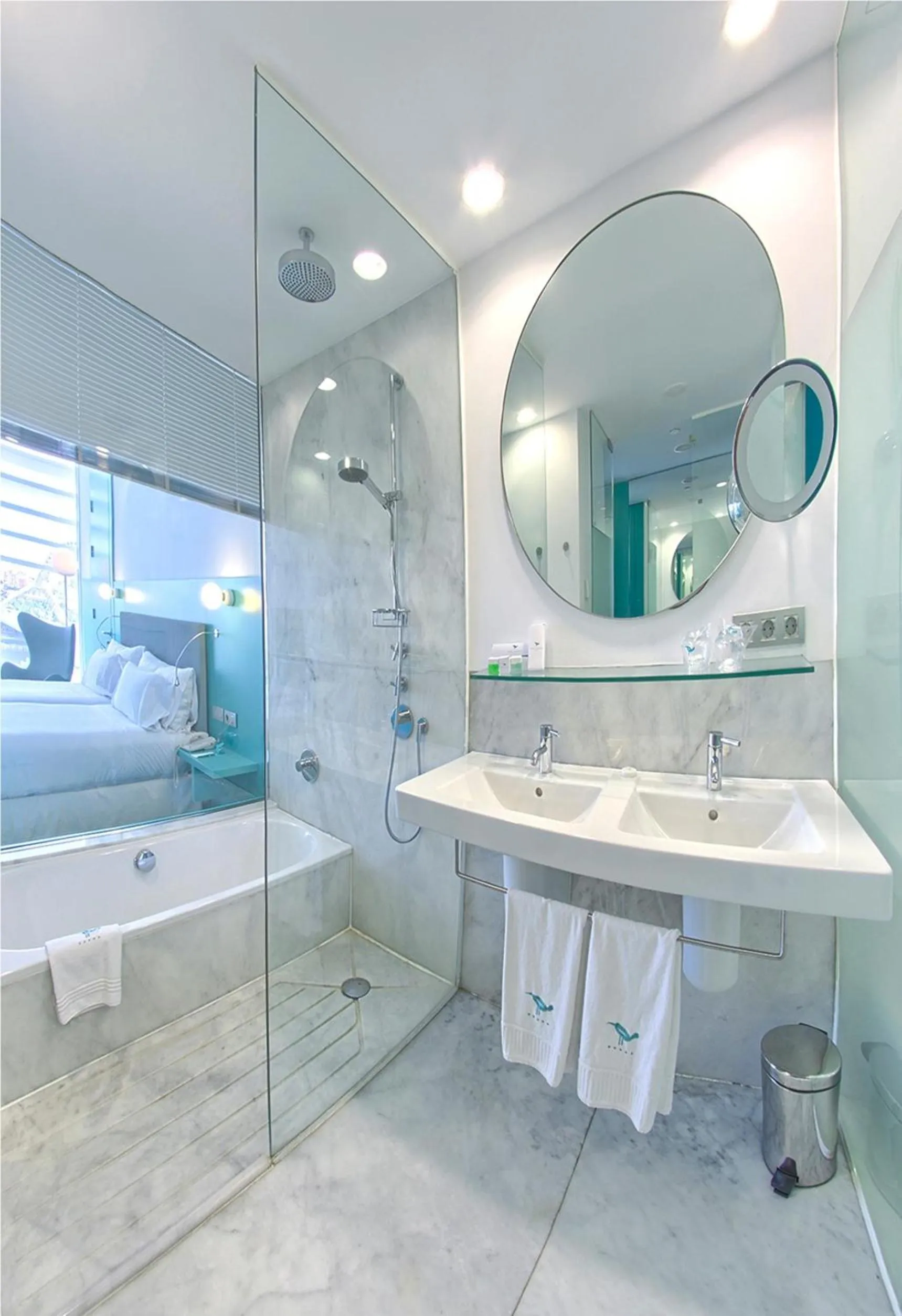 Double Room with View (2 Adults + 1 Child) in Hotel Hiberus