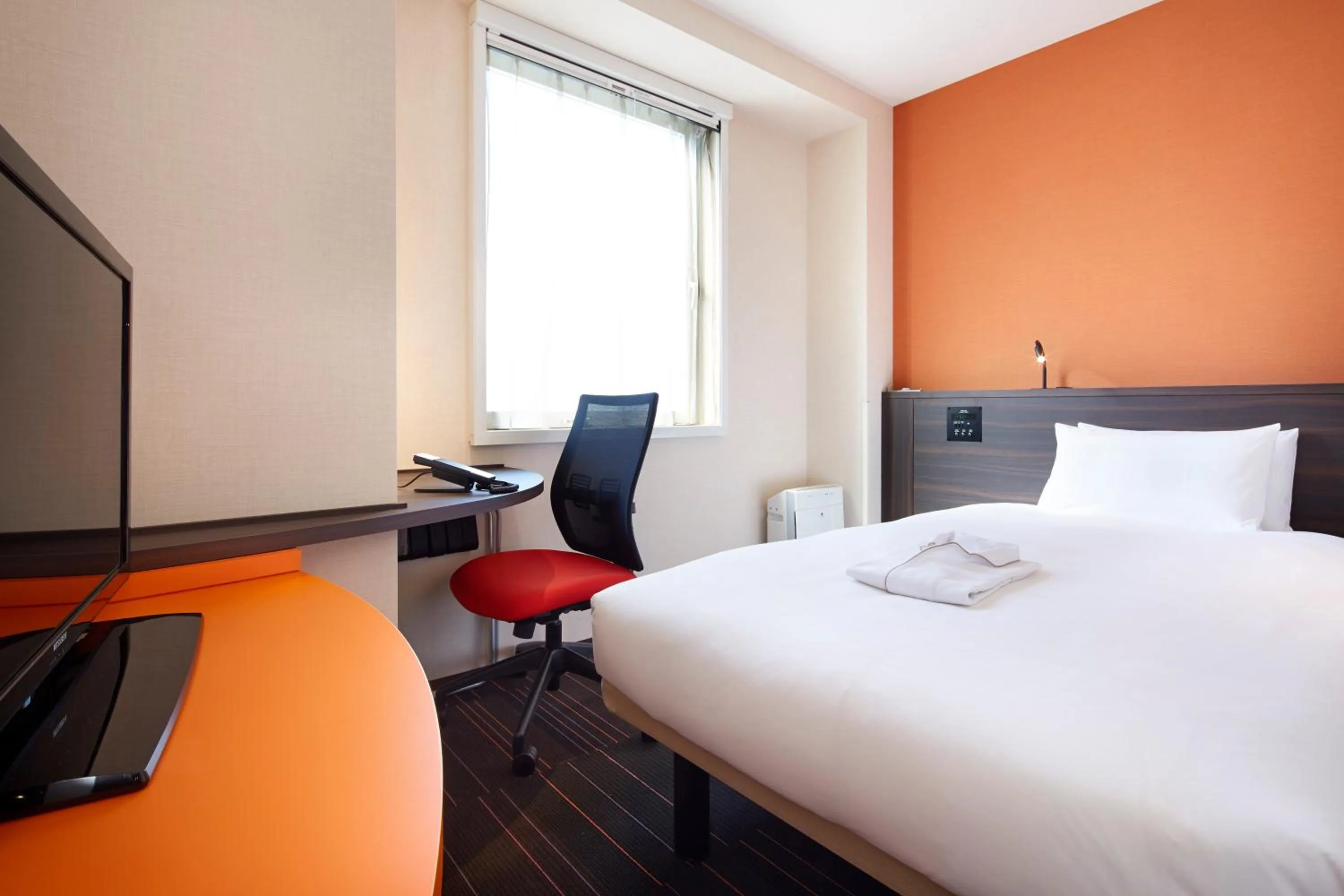 Modern Standard Single Room - single occupancy - Non-Smoking in the b akasaka-mitsuke