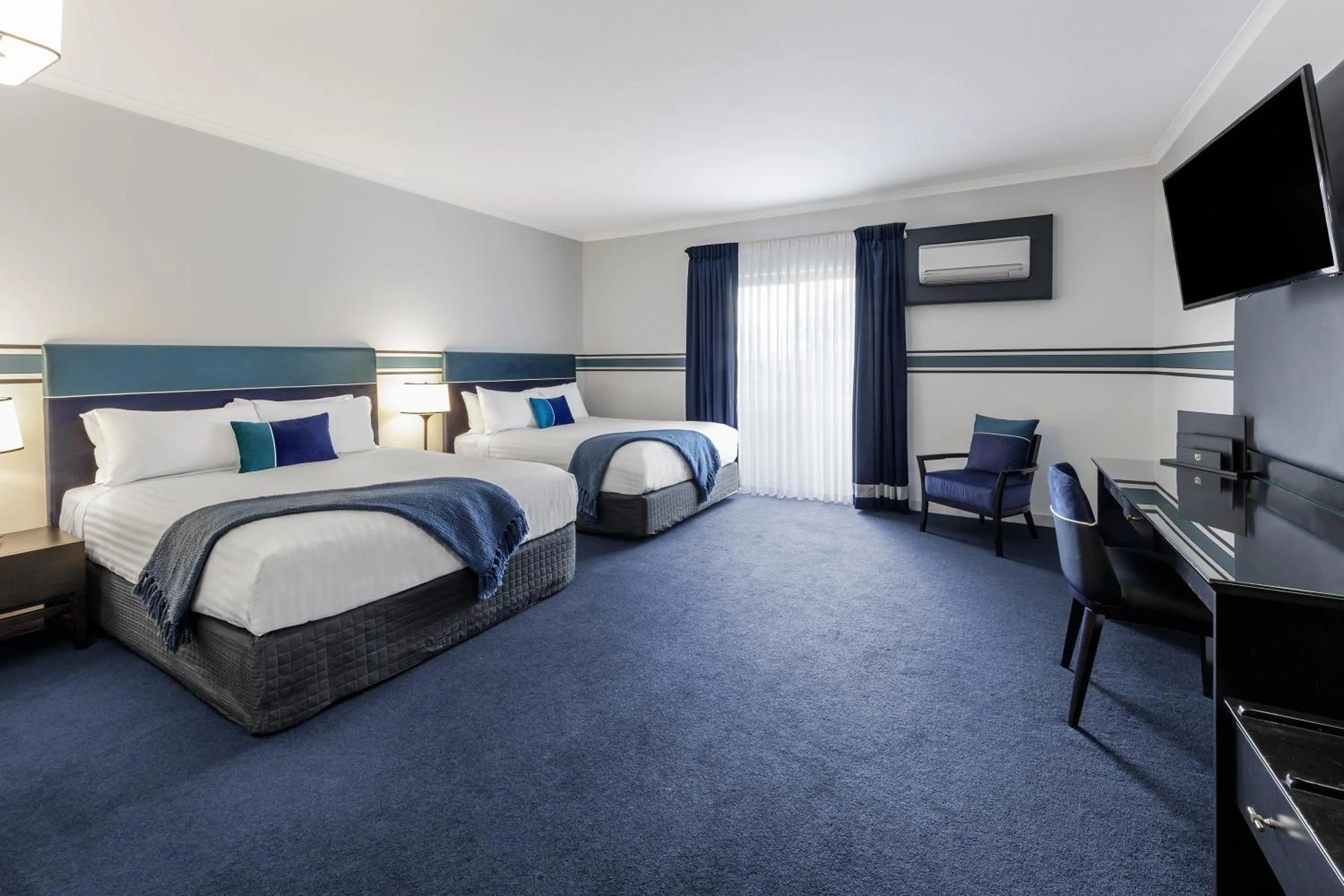 Twin Queen Room  in Ramada by Wyndham Diplomat Canberra