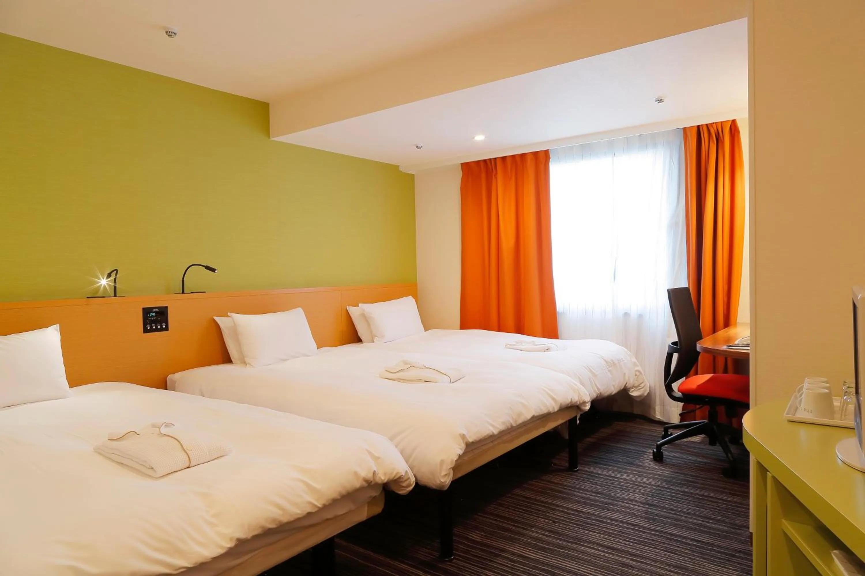 Deluxe Twin Room with Extra Bed and Shower (3 Adults) - Non-Smoking in the b ikebukuro
