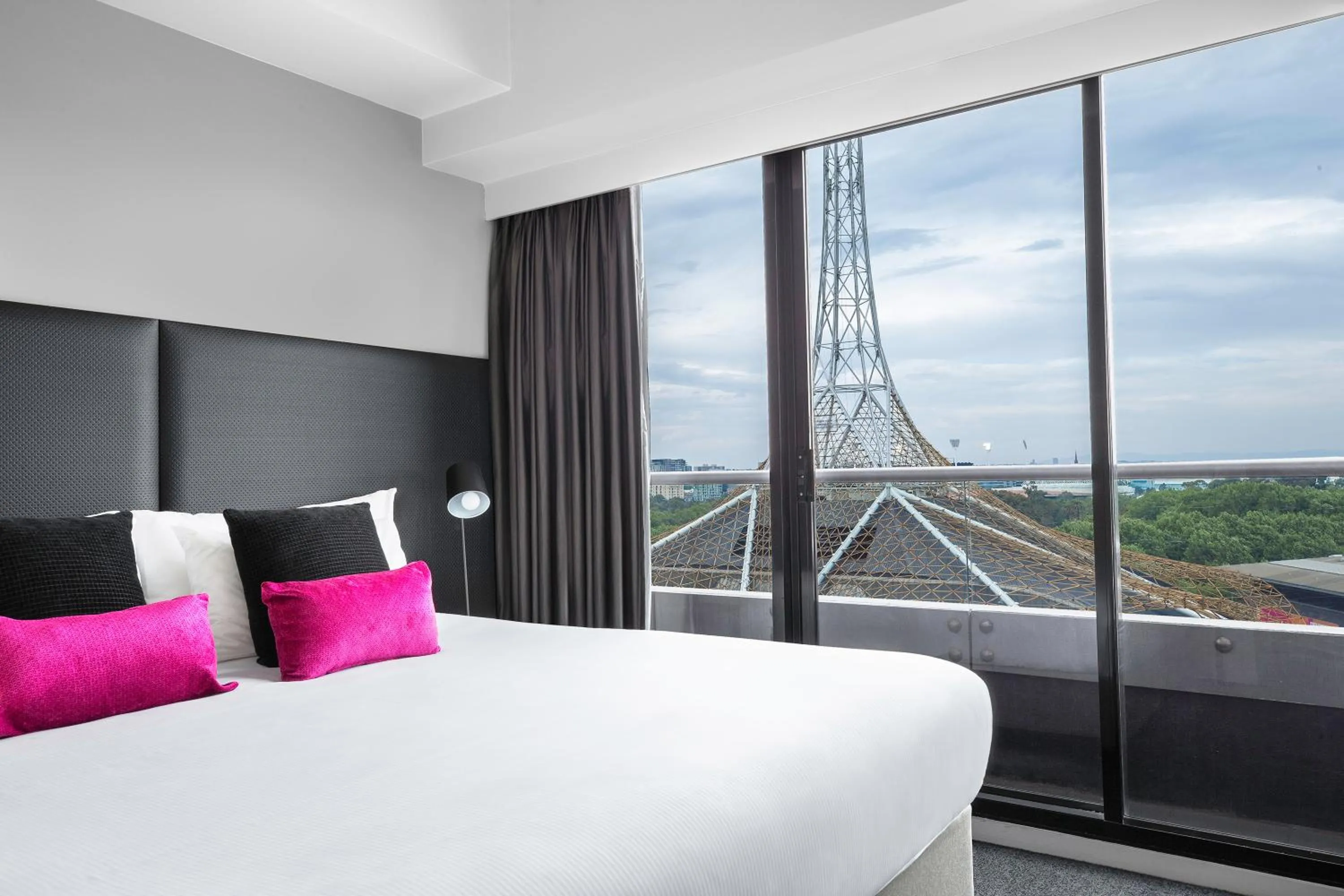 Two-Bedroom Apartment with Two Bathrooms in Mantra Southbank