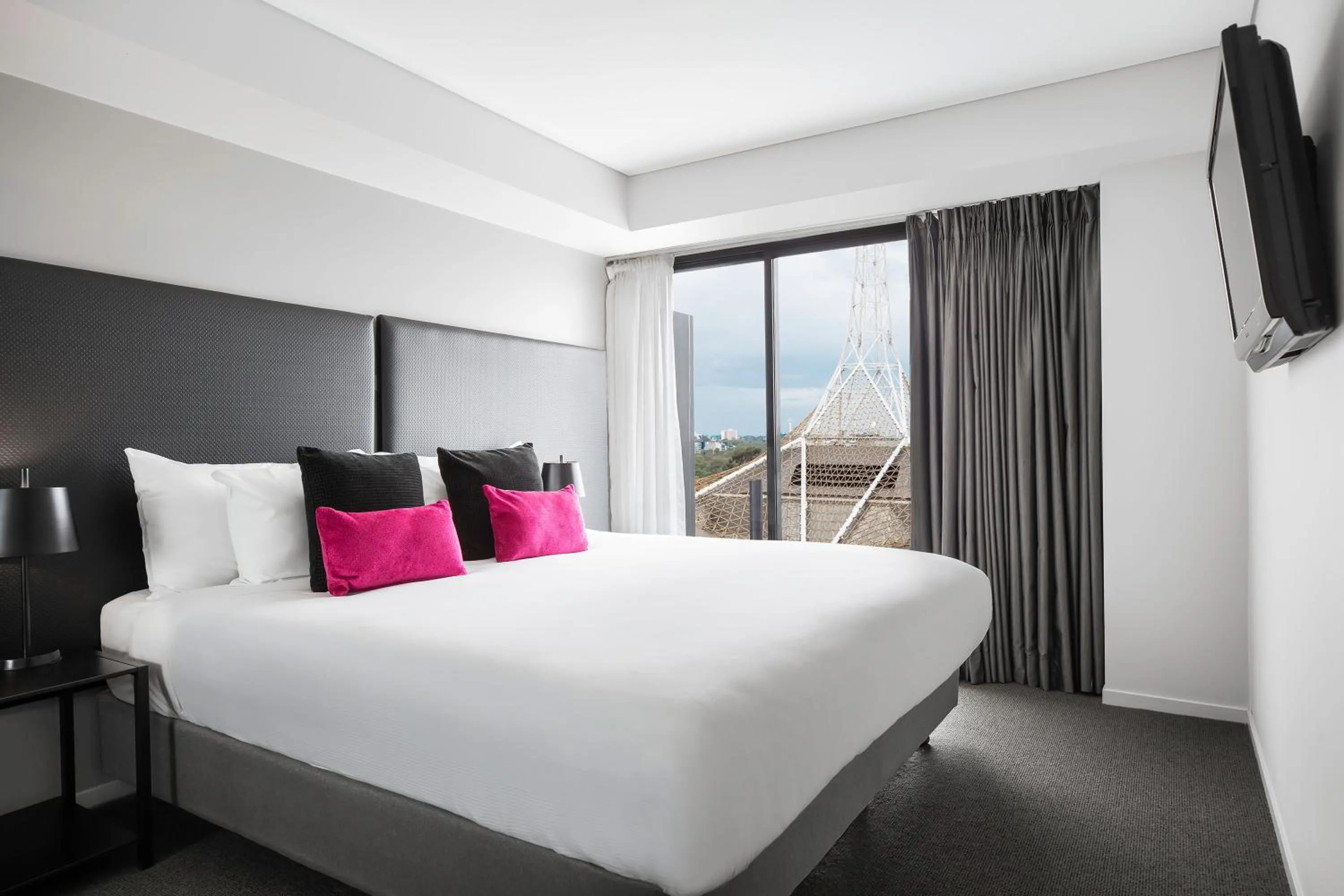 Premium One-Bedroom Apartment in Mantra Southbank