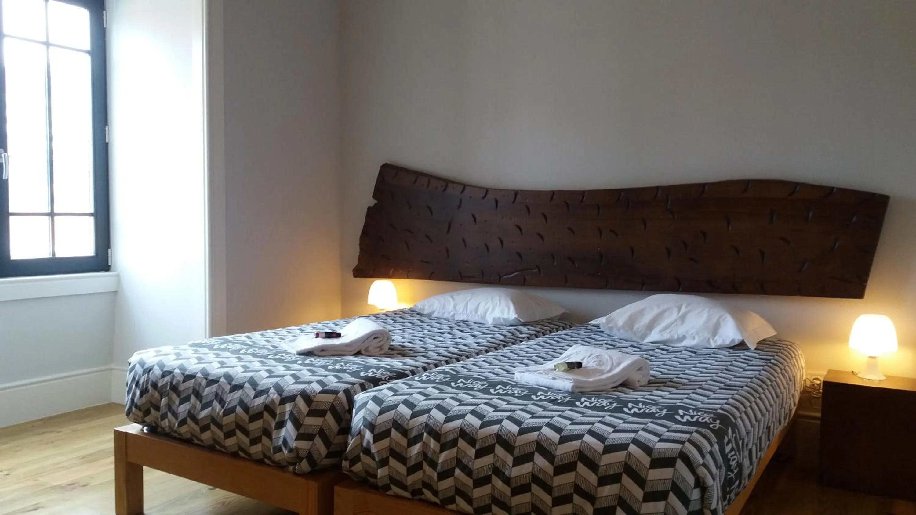 Twin Room with Shared Bathroom in Nice Way Porto Hostel