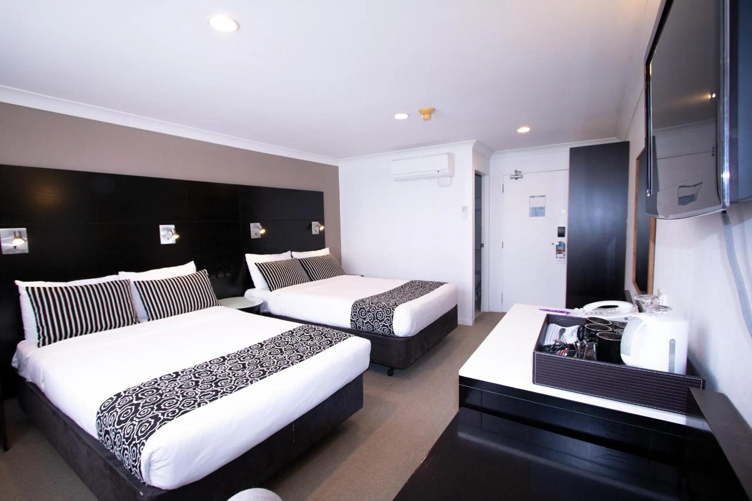 Superior Double Double Room With Air Conditioning in Mercure Wellington Abel Tasman