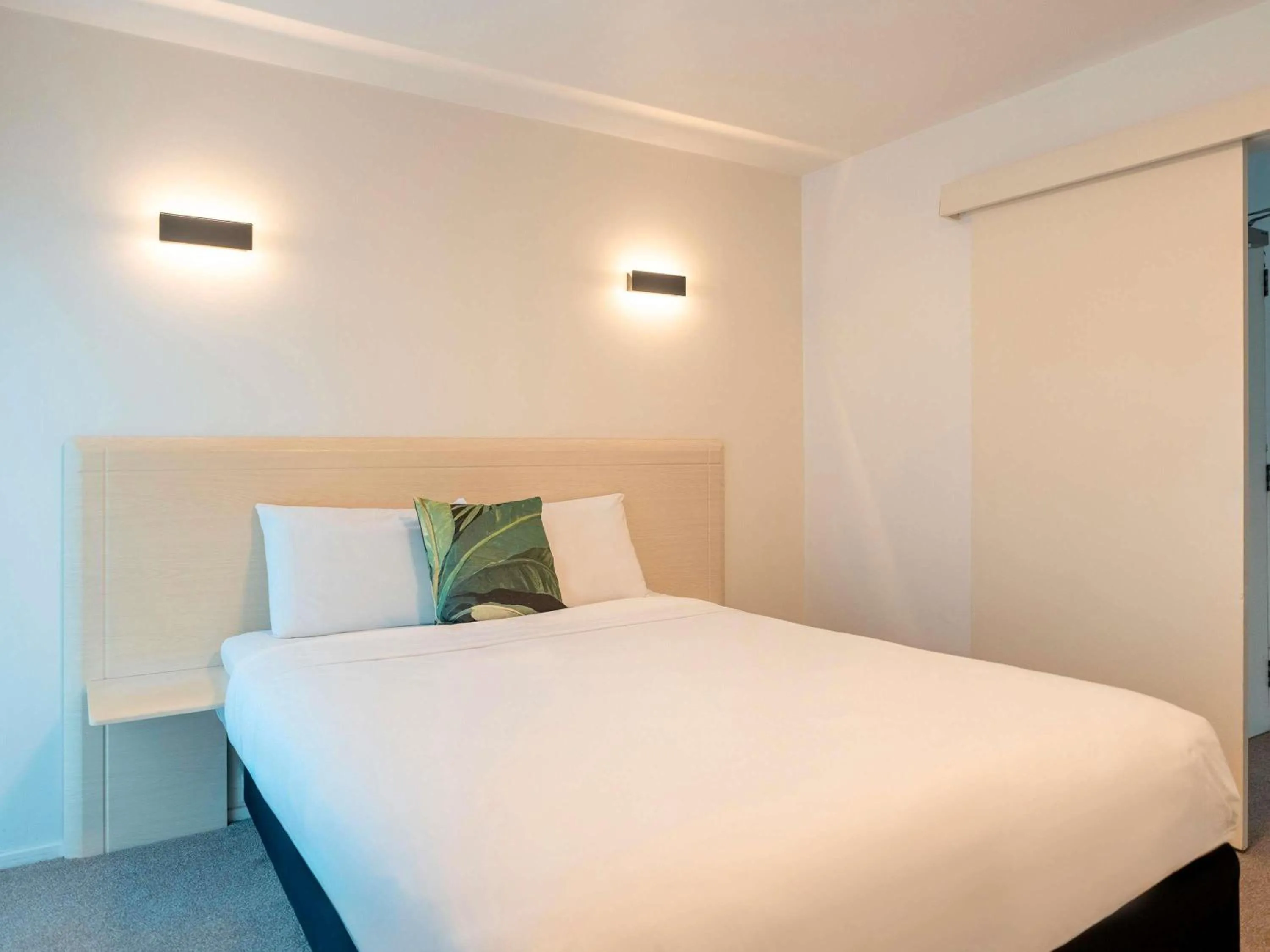 One-Bedroom Apartment without Kitchen in Mercure Wellington Central City Hotel and Apartments