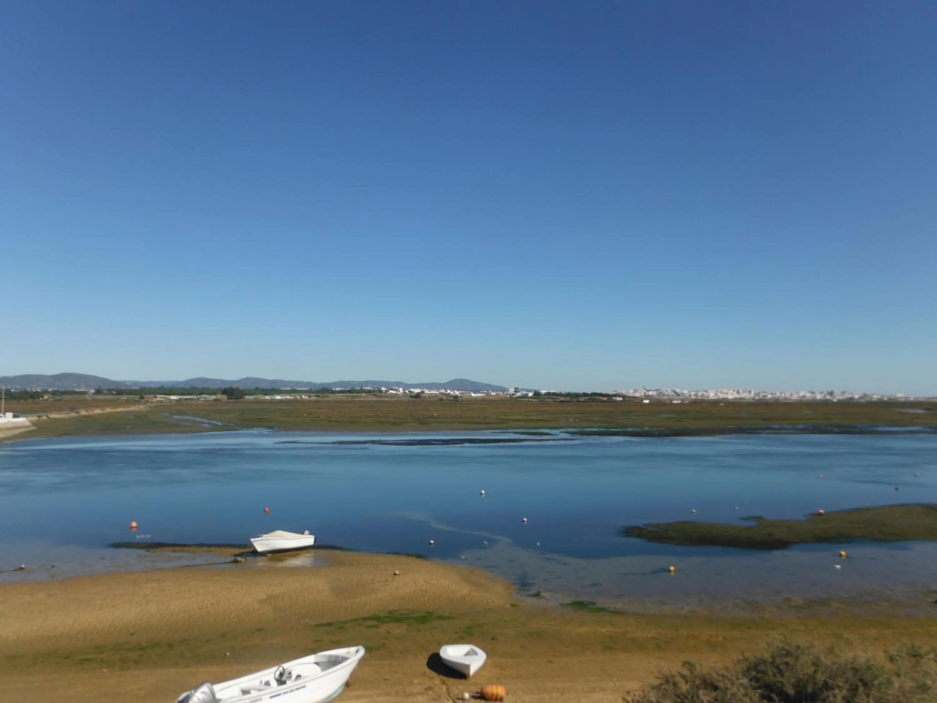 Triple Room with Balcony and Sea or River View  in Aeromar Beach Hotel