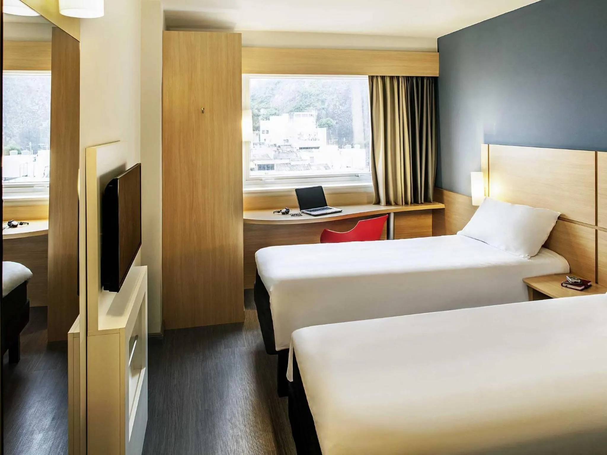Standard Twin Room in ibis Copacabana Posto 5