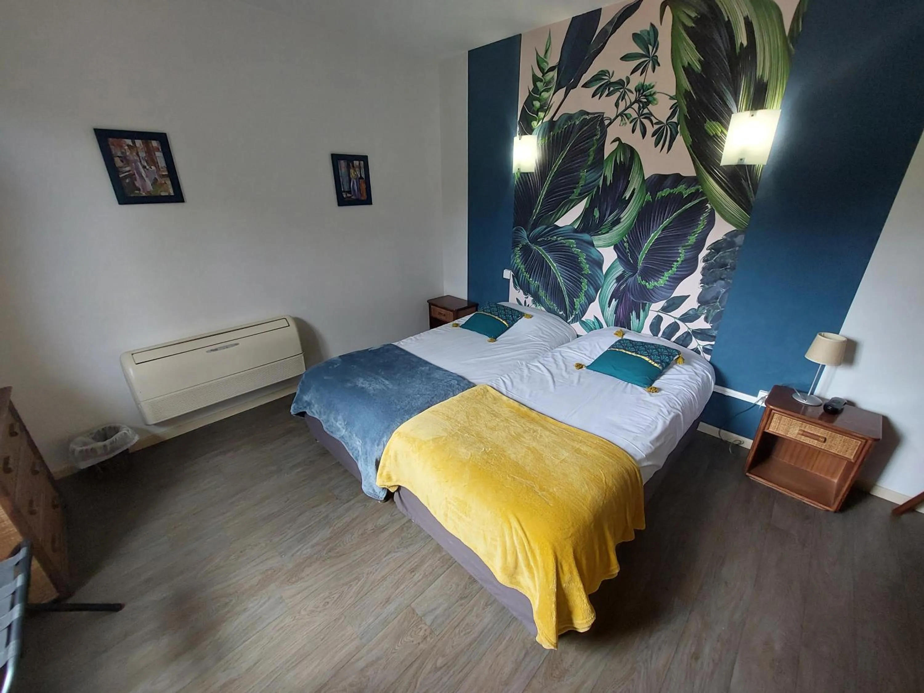 Standard Twin Room in Chez Terrassier - Logis Hôtels - Hotel et Restaurant