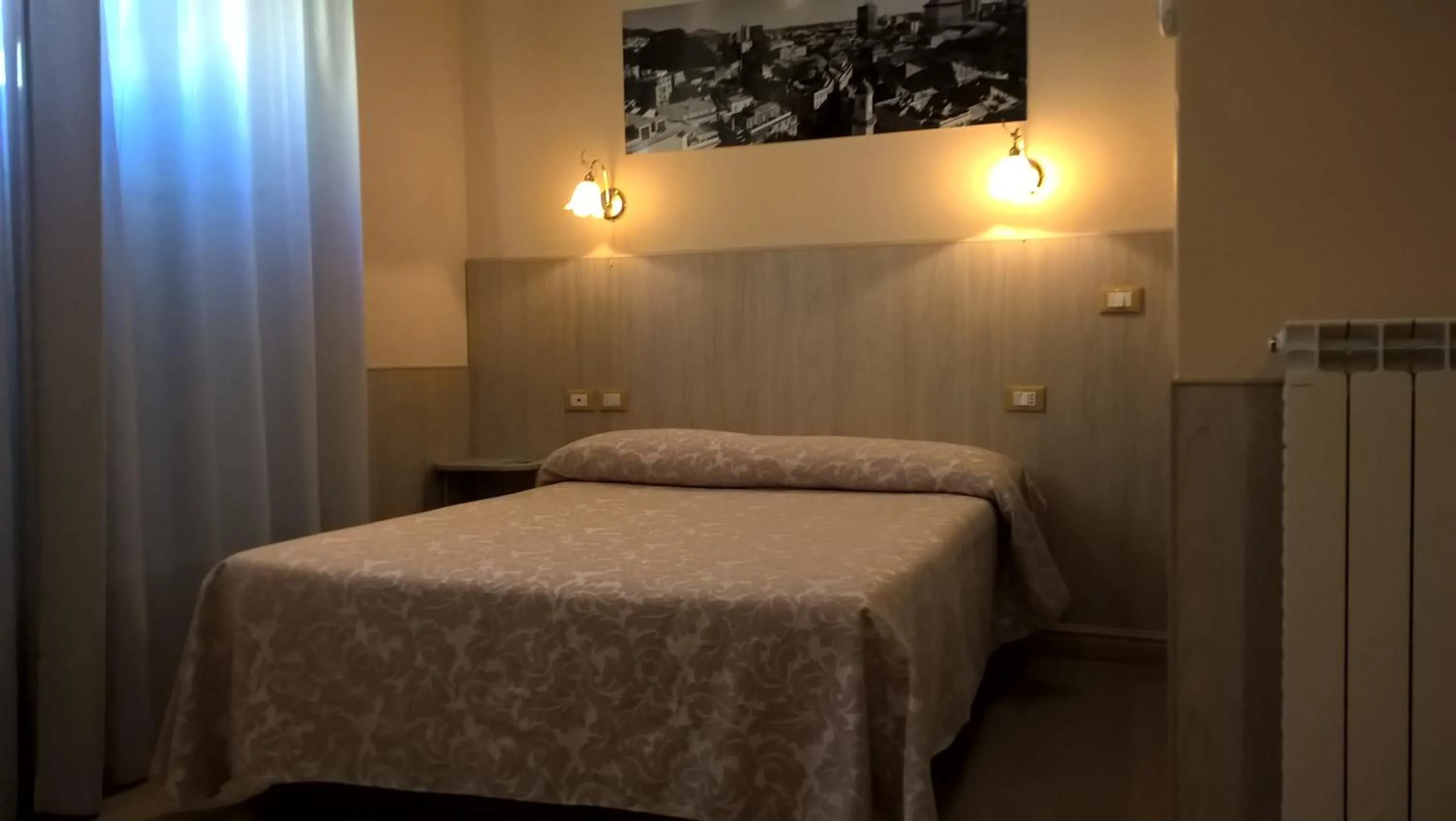 Single Room with Small Double Bed in Hotel Cantore