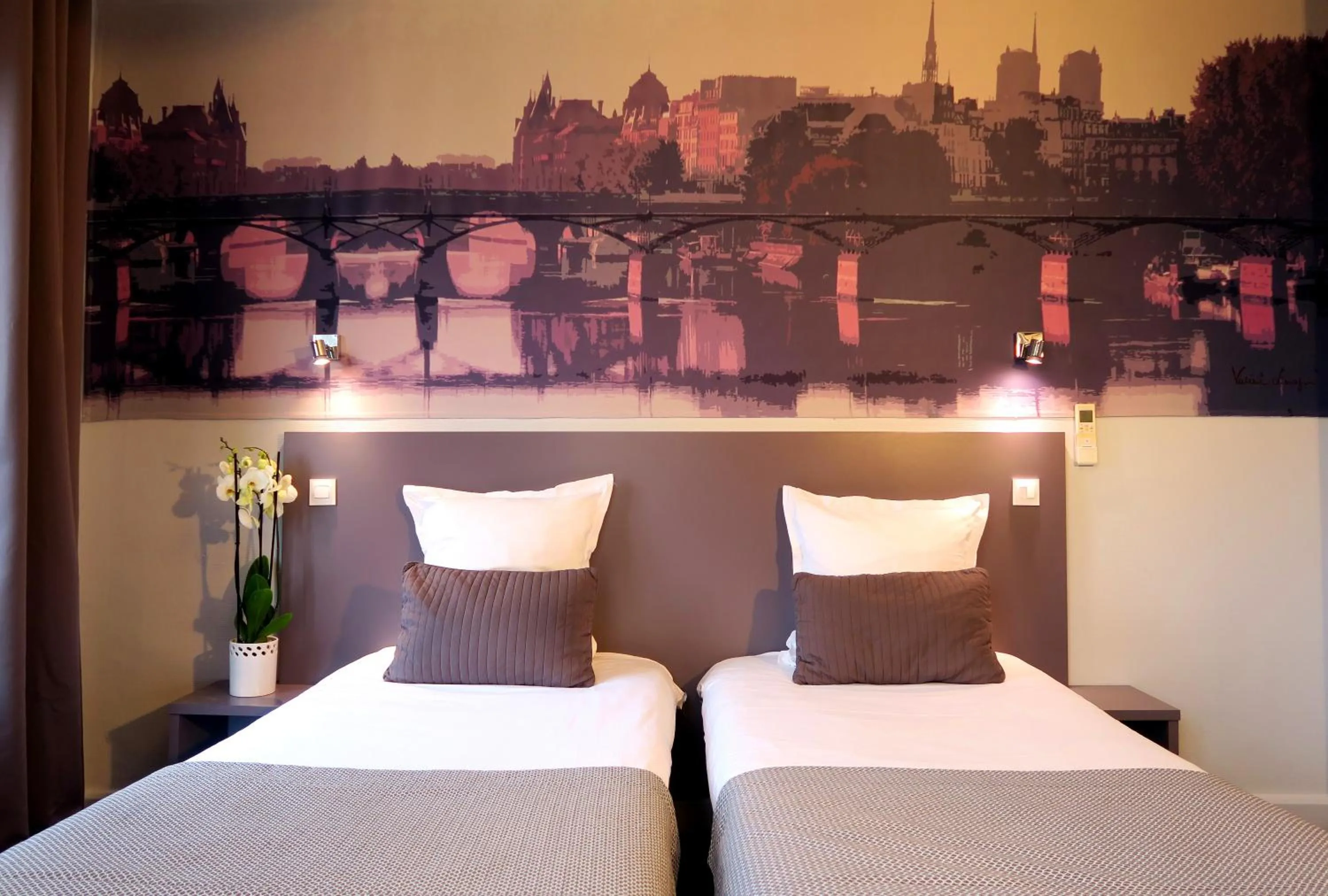 Comfort Twin Room in Hôtel Odessa Montparnasse