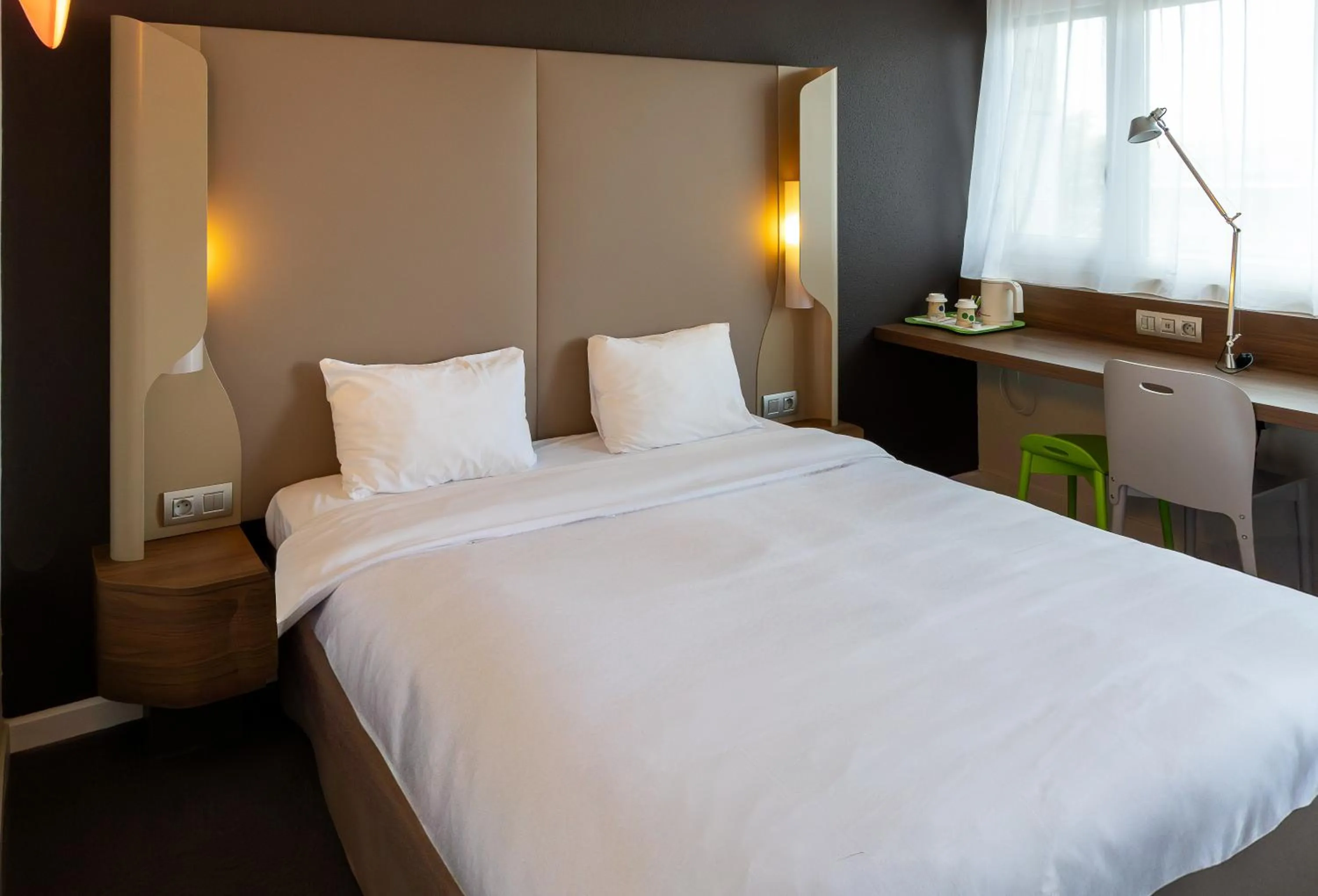 Standard Room - 1 Double Bed in Campanile Toulouse - Blagnac Aéroport