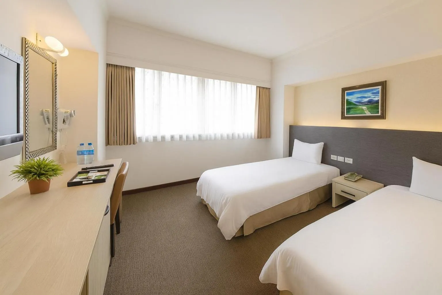 Twin Room in Ful Won Hotel