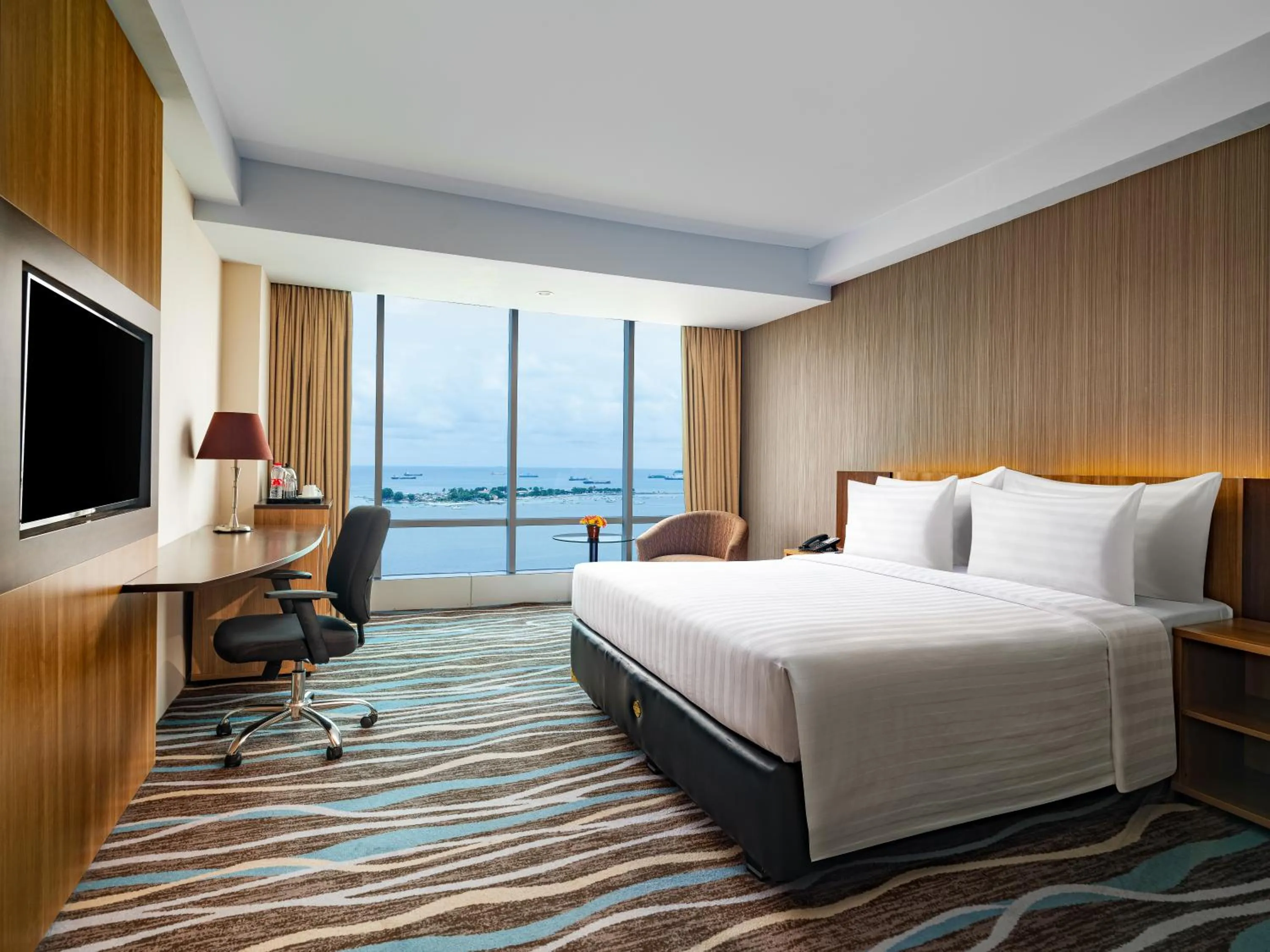 Deluxe Double Room with Sea View in Swiss-Belhotel Makassar