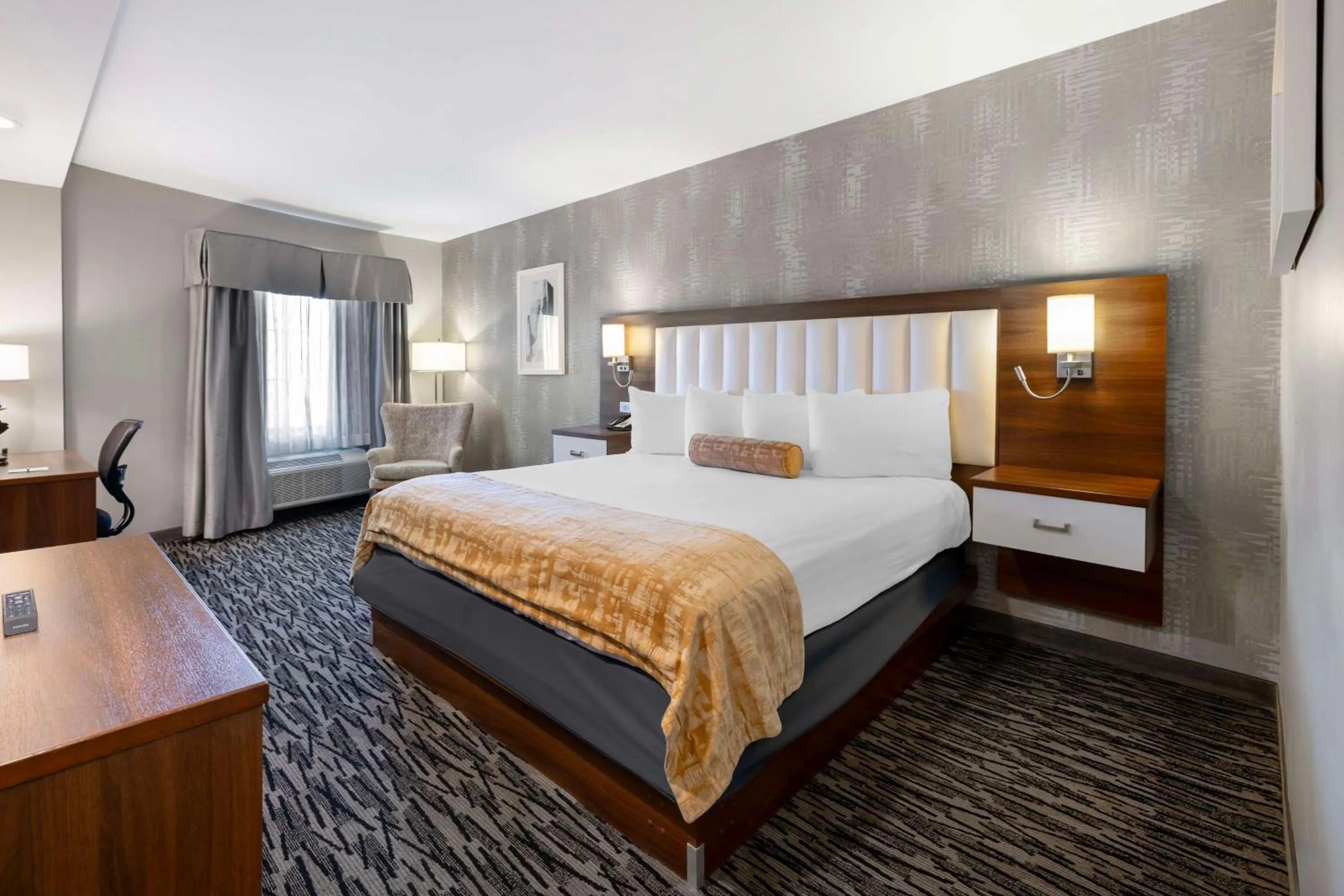 King Room - Non-Smoking in Best Western On The Avenue