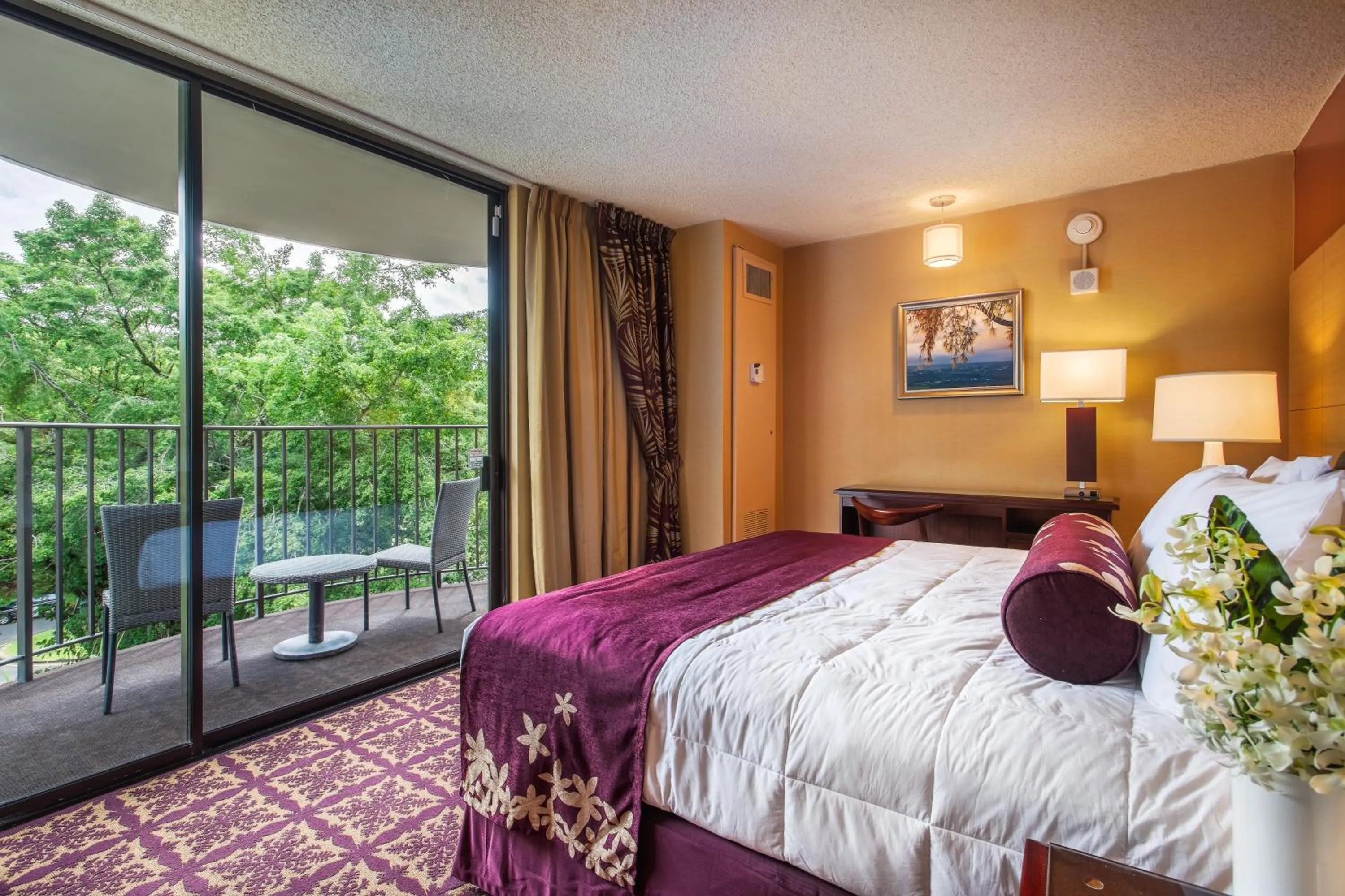 1 Bedroom Banyan View in Hilo Hawaiian Hotel, Trademark Collection by Wyndham